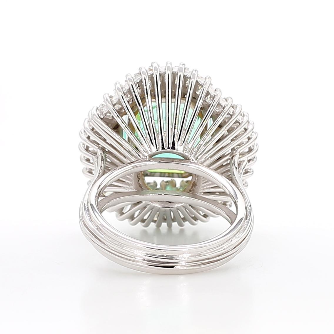 Moderno Anello Ballerina di 9,17 carati con smeraldo ottagonale Chivor e diamanti in palladio in vendita