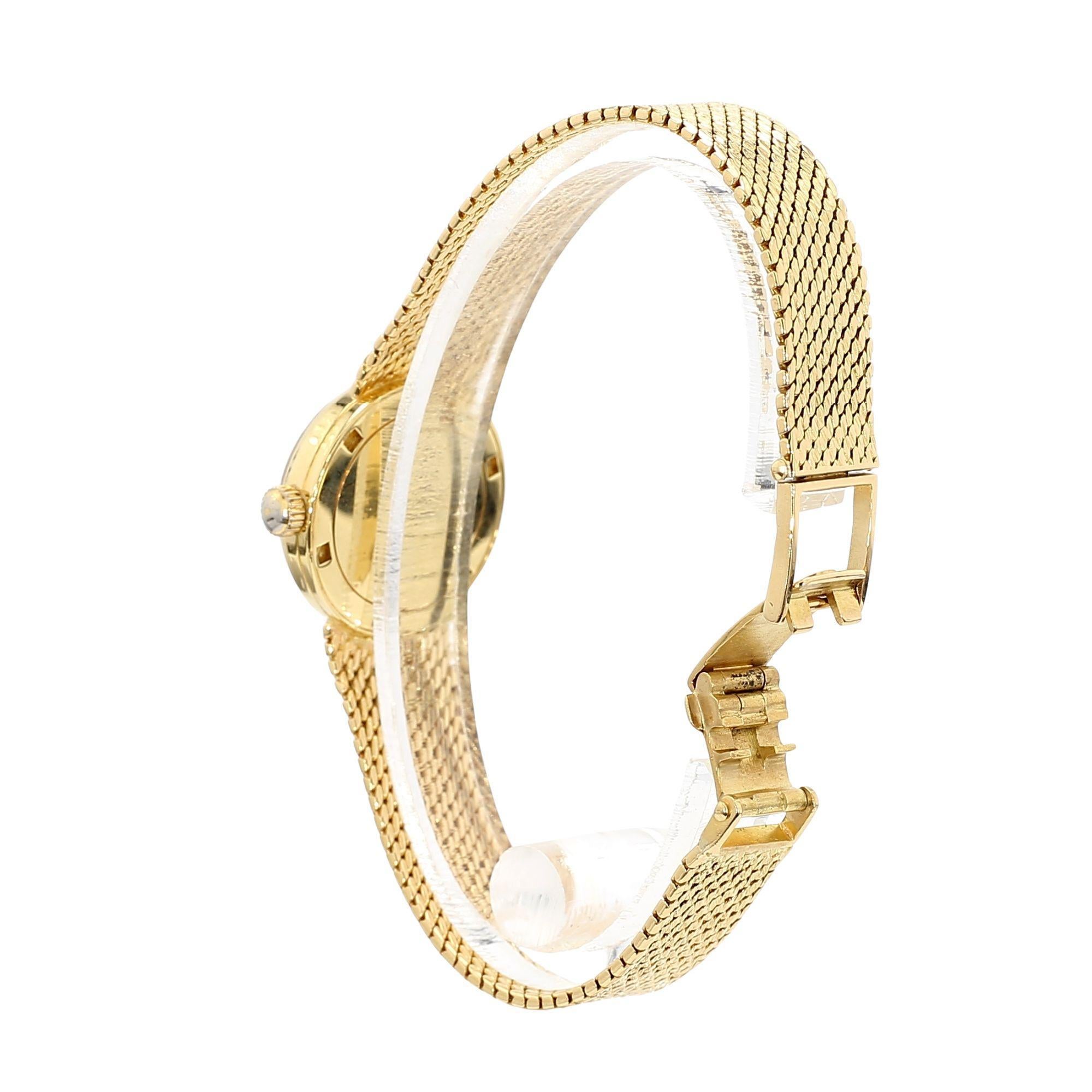 Gübelin Orologio da donna con bracciale a maglie con quadrante in oro 18 carati in vendita 1
