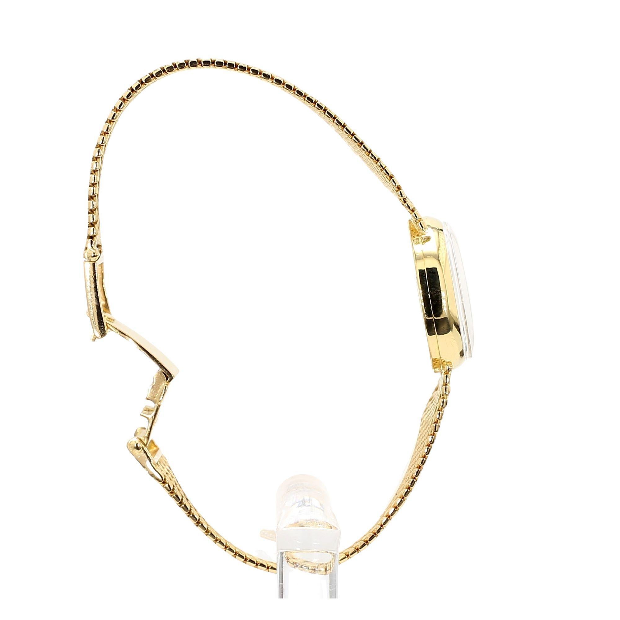 Gübelin Orologio da donna con bracciale a maglie con quadrante in oro 18 carati in vendita 4