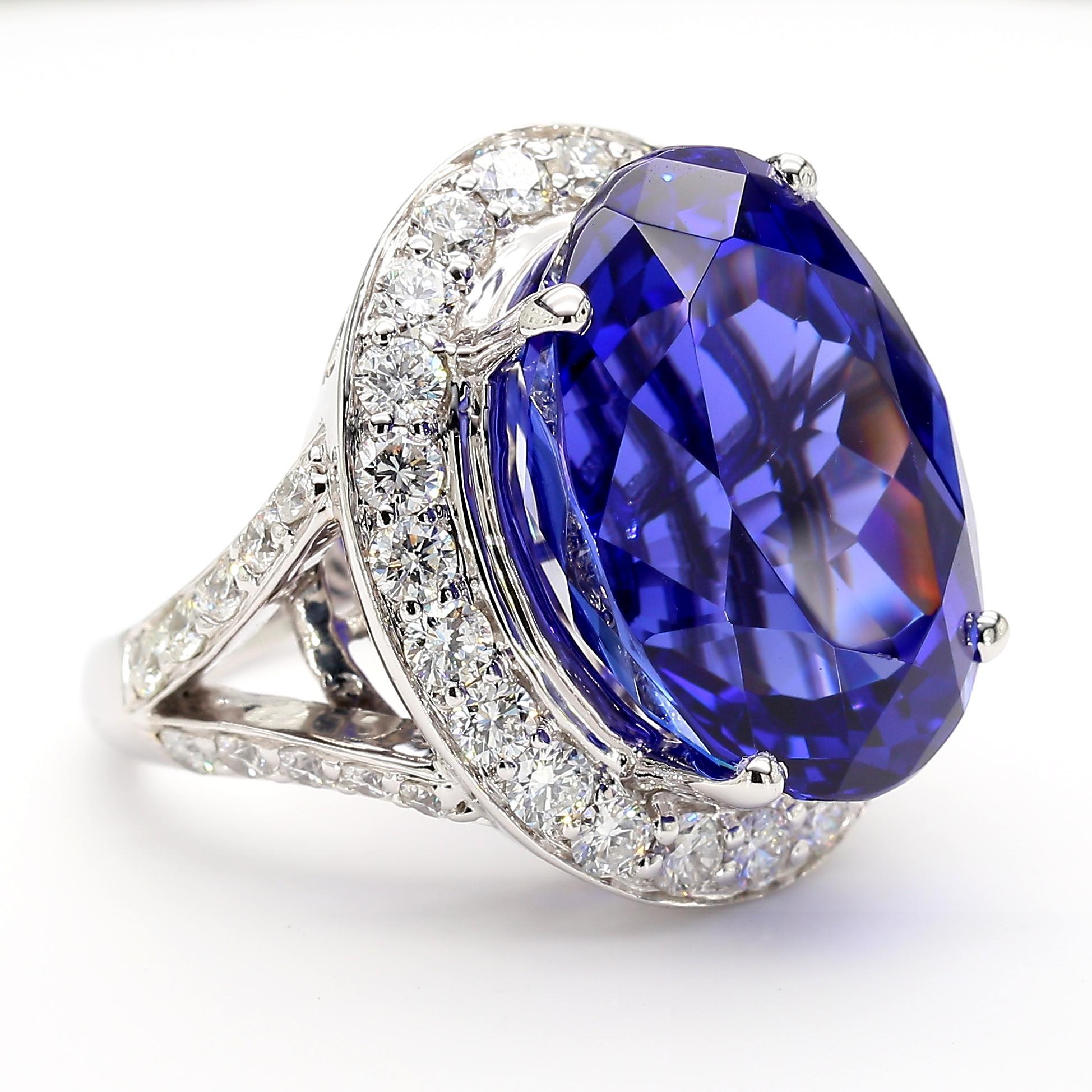 18,06 Karat AAAA Tansanit 18K Weißgold Split Shank Ring im Angebot 1