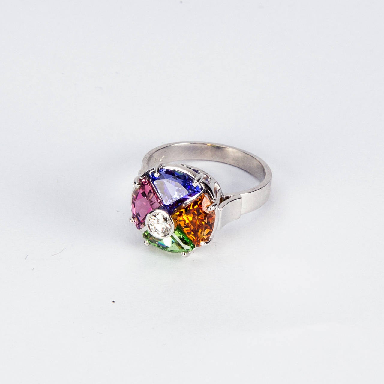 Taille mixte Bague en or or ornée de tourmaline, tanzanite, tsavorite, grenat mandarin et diamant en vente