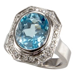 Bague de succession en or avec topaze bleue solitaire de 8,10 carats et diamants