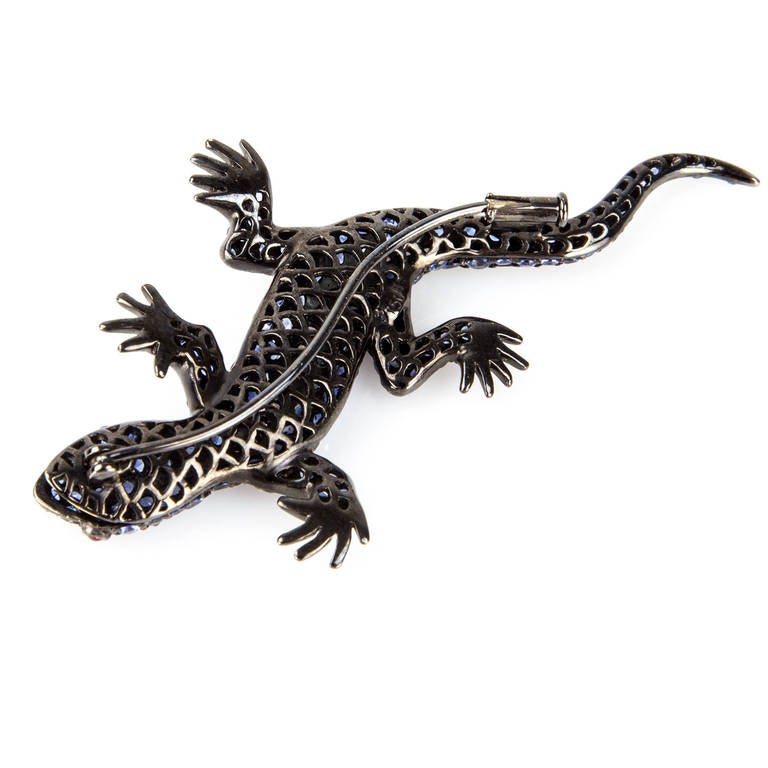 Sapphire Diamond Gold Lizard Pin Brooch In New Condition In Montreal, QC