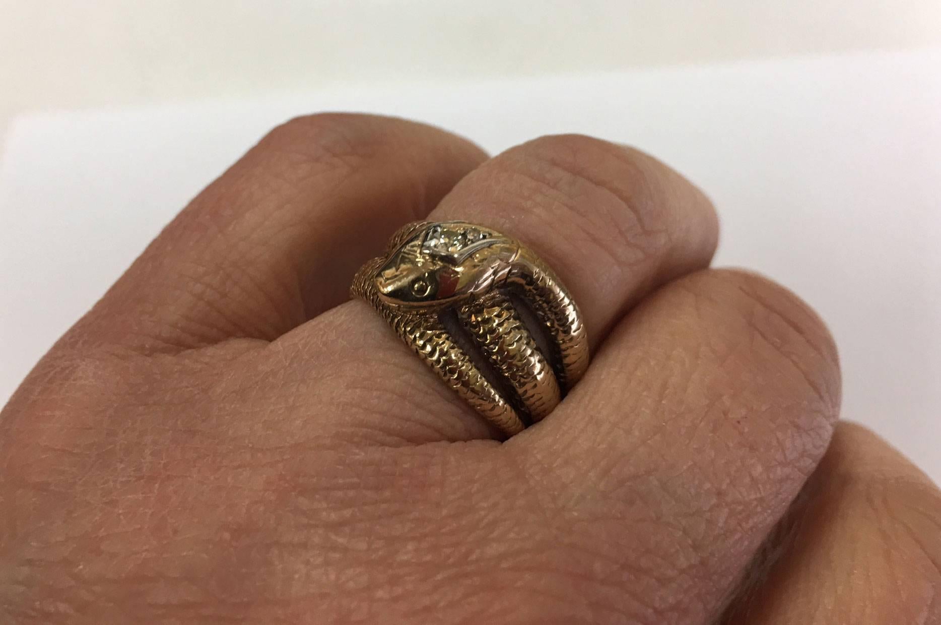 Egyptian Revival Diamond Gold Snake Serpent Ring Estate Fine Jewelry In Excellent Condition In Montreal, QC