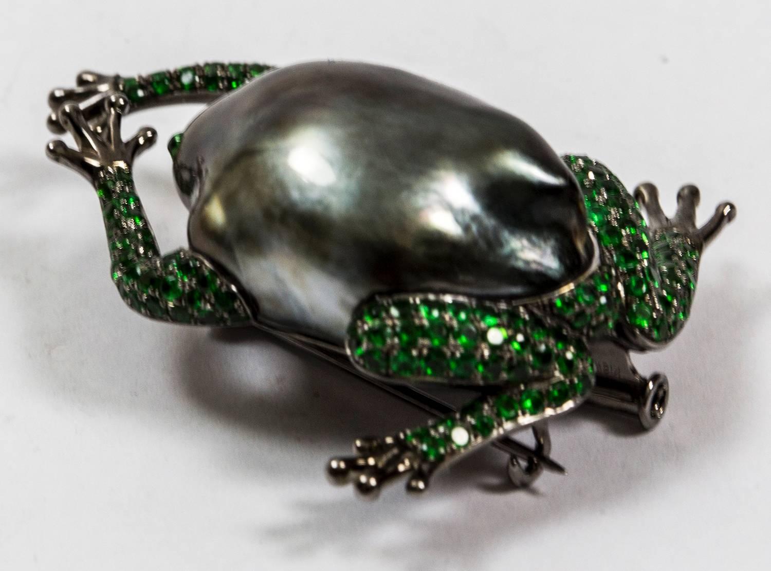 Women's or Men's Tahitian South Sea Pearl Tsavorite Garnet Gold Frog Statement Brooch Pin  For Sale
