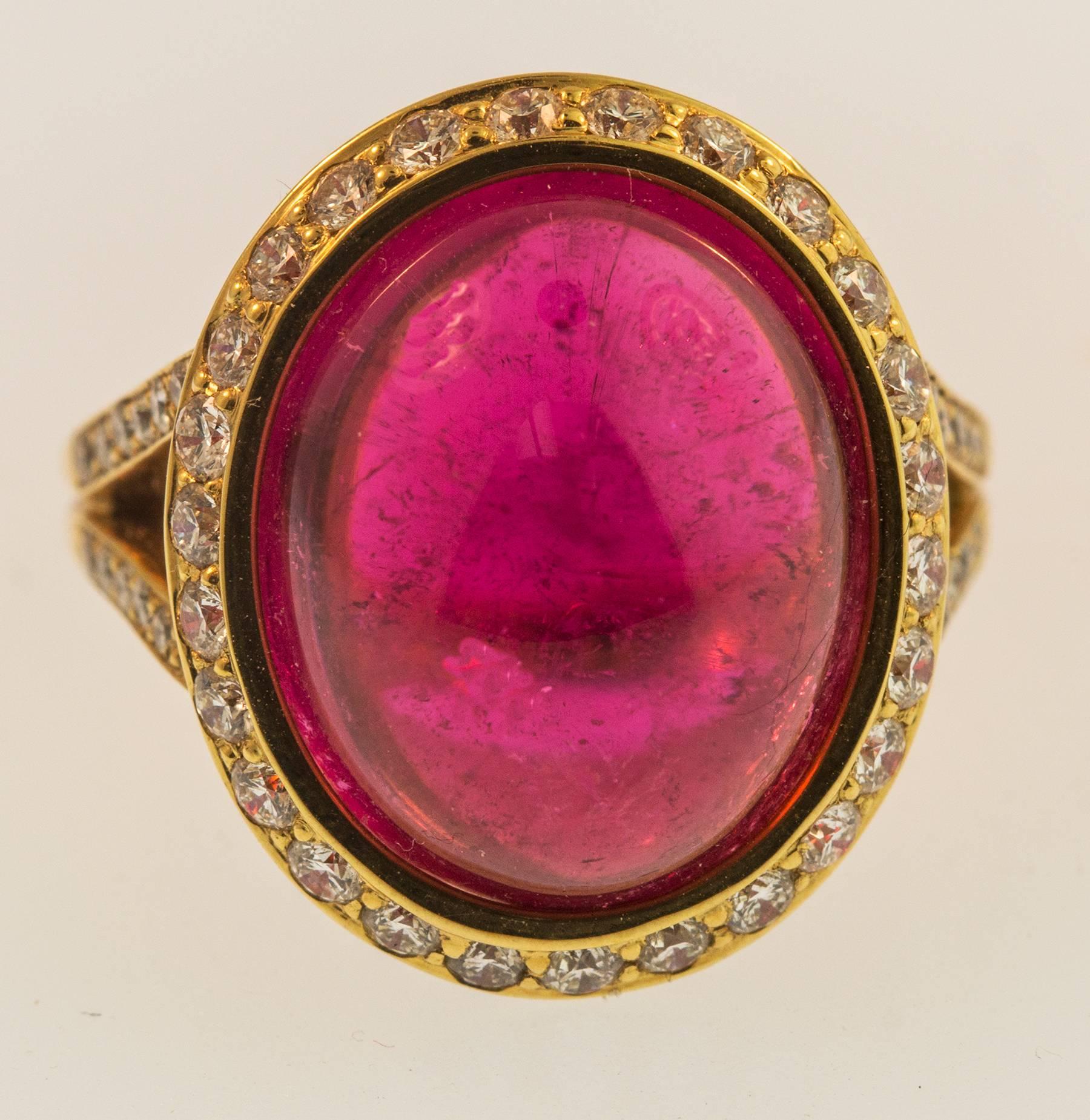 Contemporary 16.90 Carat Rubellite Diamond Gold Ring