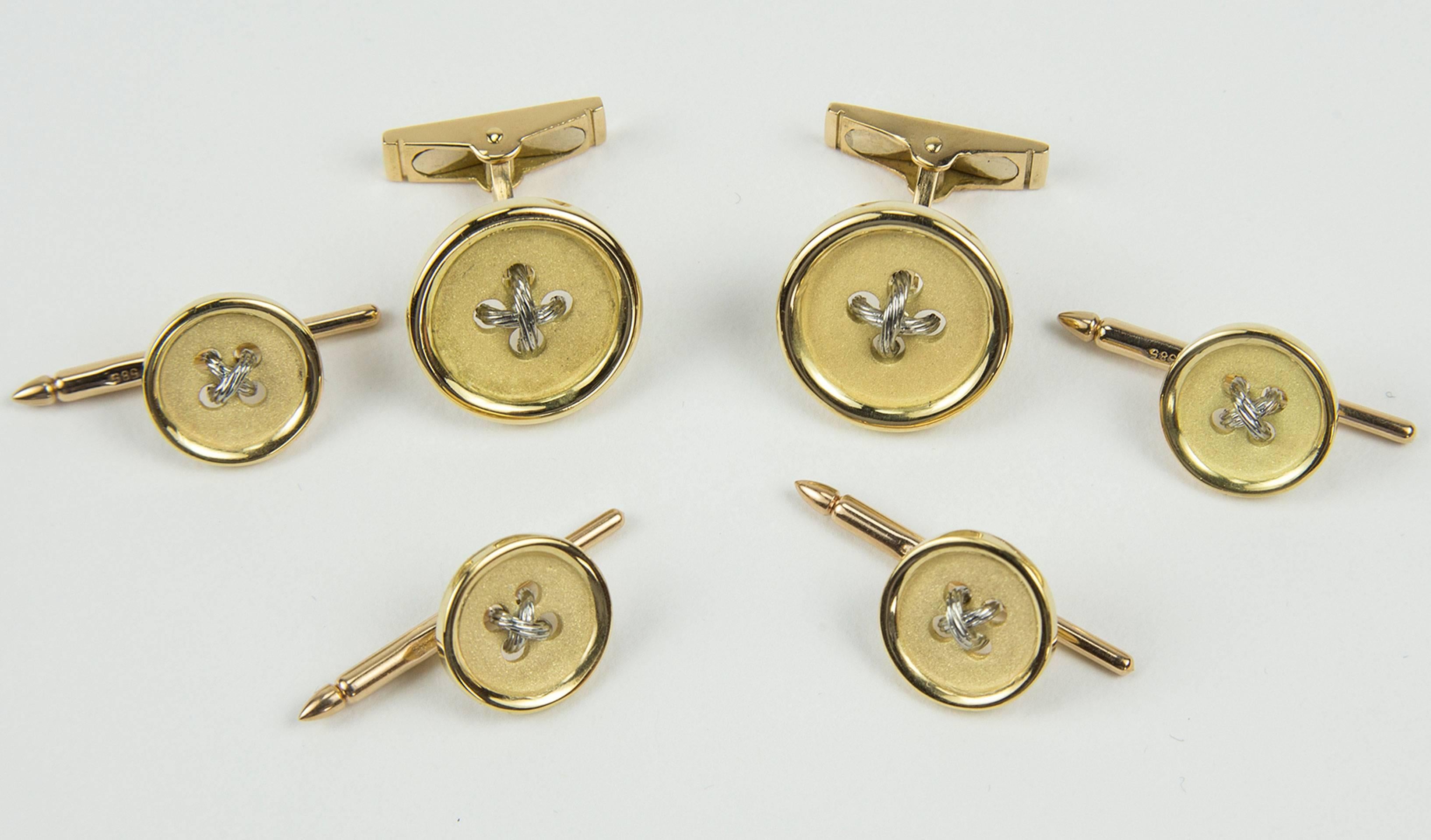 Button Cufflink and Matching Shirt Stud Gold Dress Set Estate Fine Jewelry In New Condition For Sale In Montreal, QC