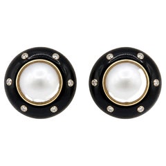 Boucles d'oreilles vintage « Trianon » de créateur, en or, avec perle Mabe, onyx et diamants RBC