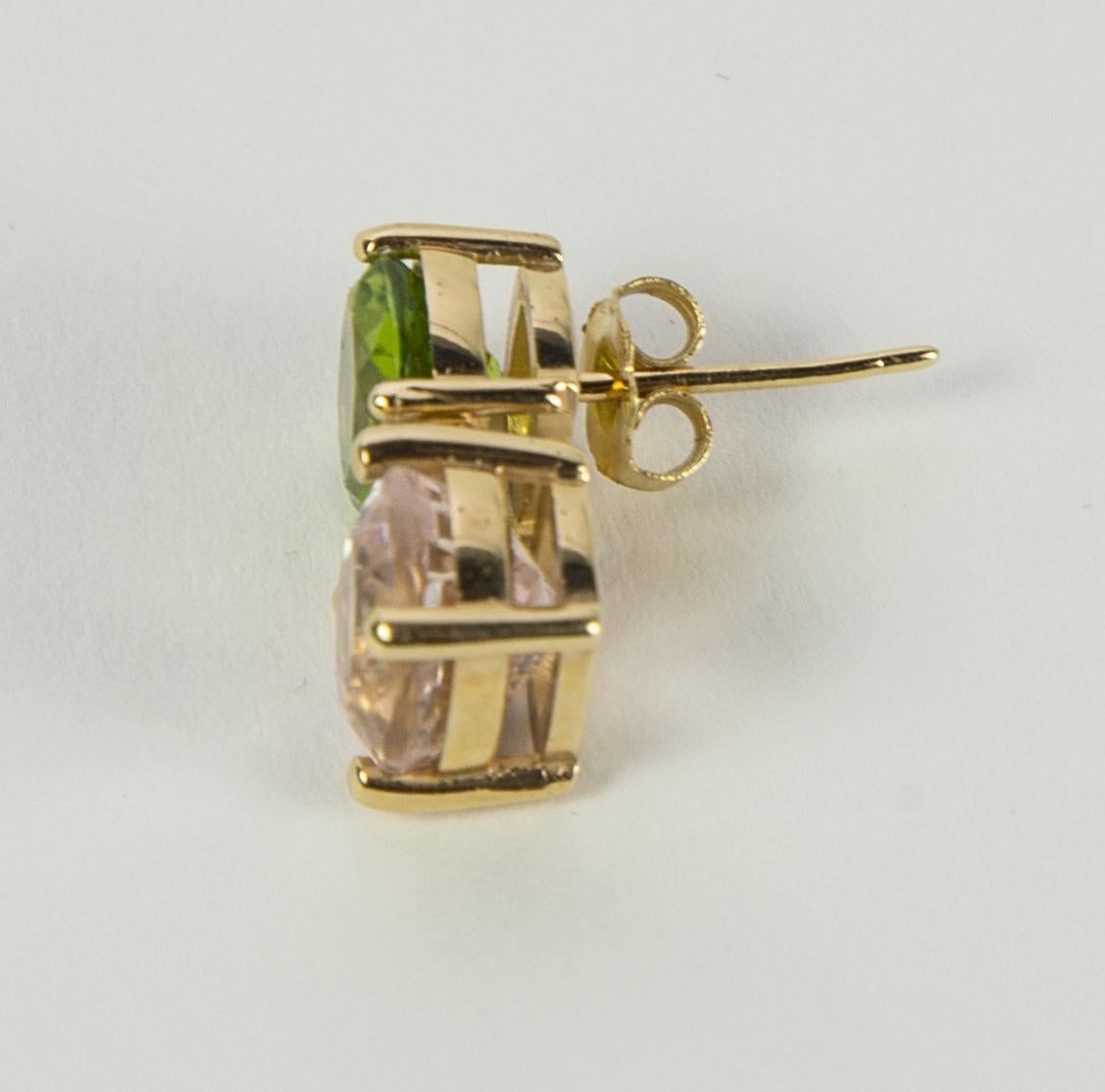 Contemporary Exquisite Cushion-Cut Peridot and Pink Kunzite Gold Stud Earrings For Sale