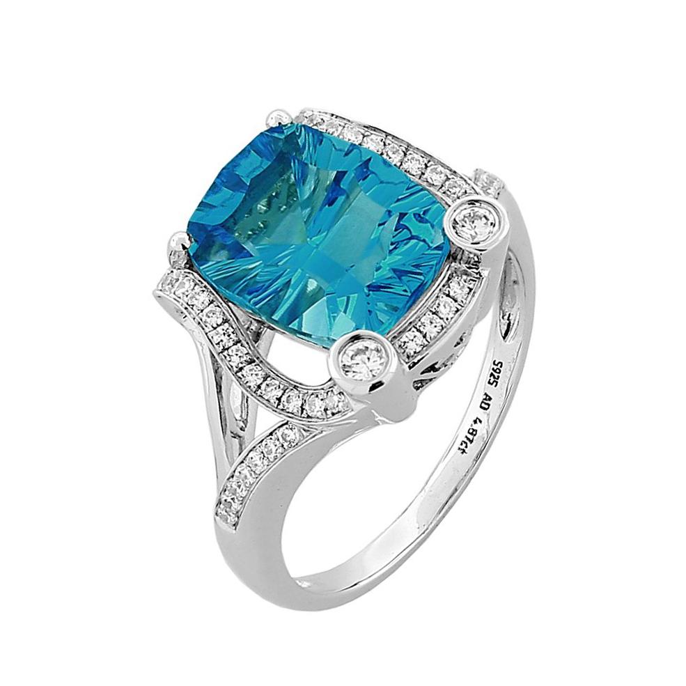 Cushion Cut Swiss Blue Topaz Diamond Gold Ring Estate Fine Jewelry Excellent état - En vente à Montreal, QC