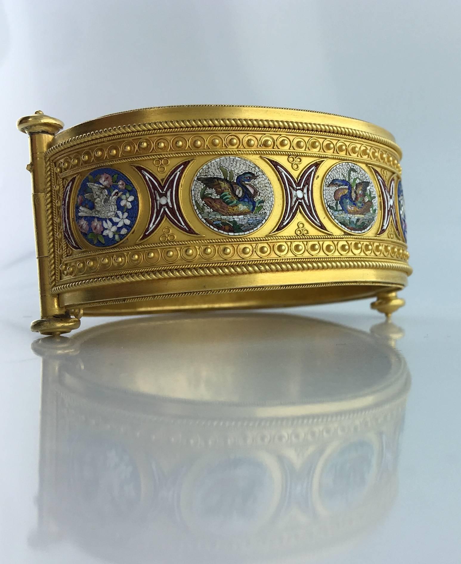 Antique Micromosaic and Gold Bangle, circa 1850 In Excellent Condition In Geneva, CH
