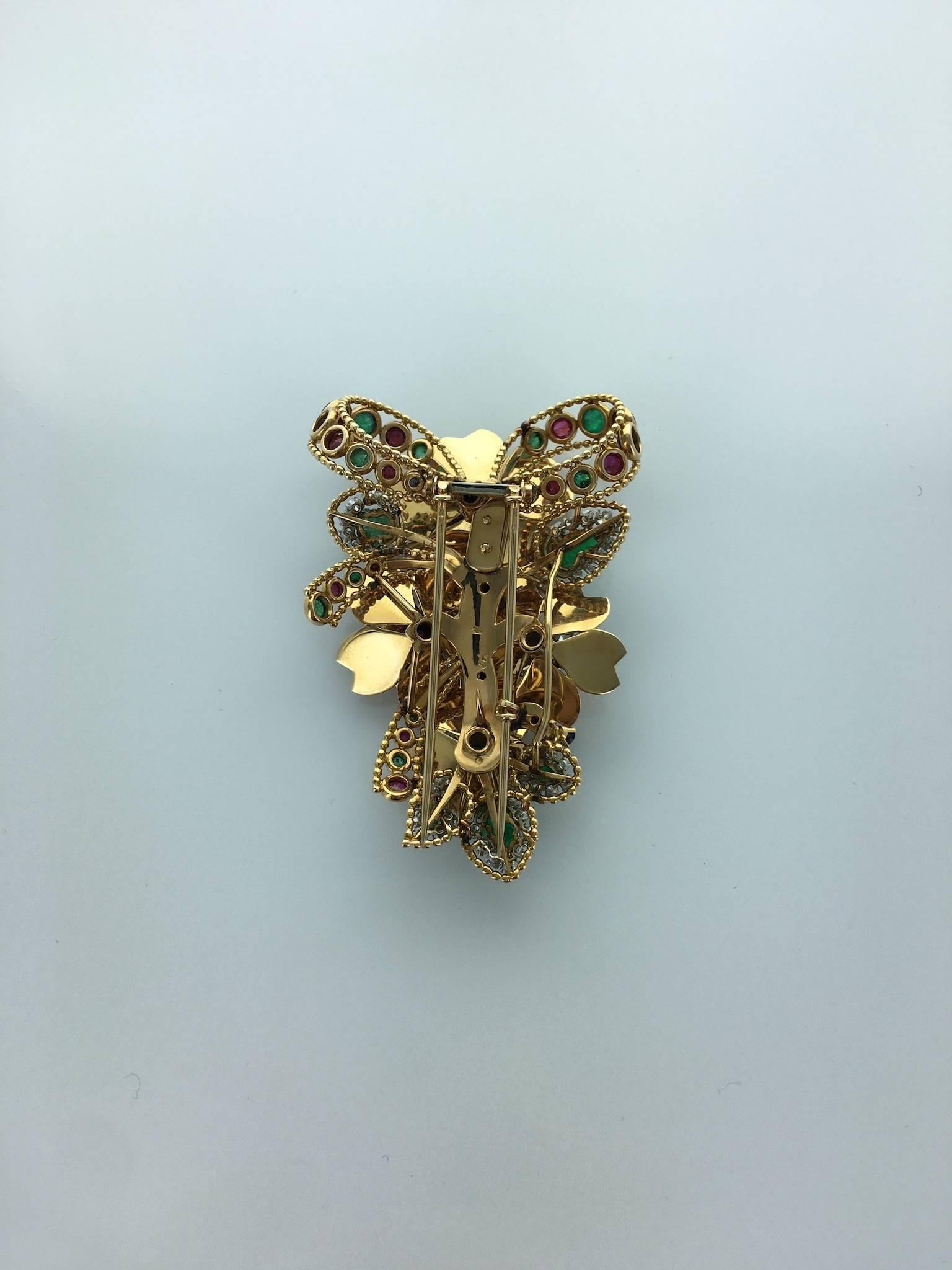 1955 Multi Gem Diamond Gold Flower Brooch In Excellent Condition In Geneva, CH