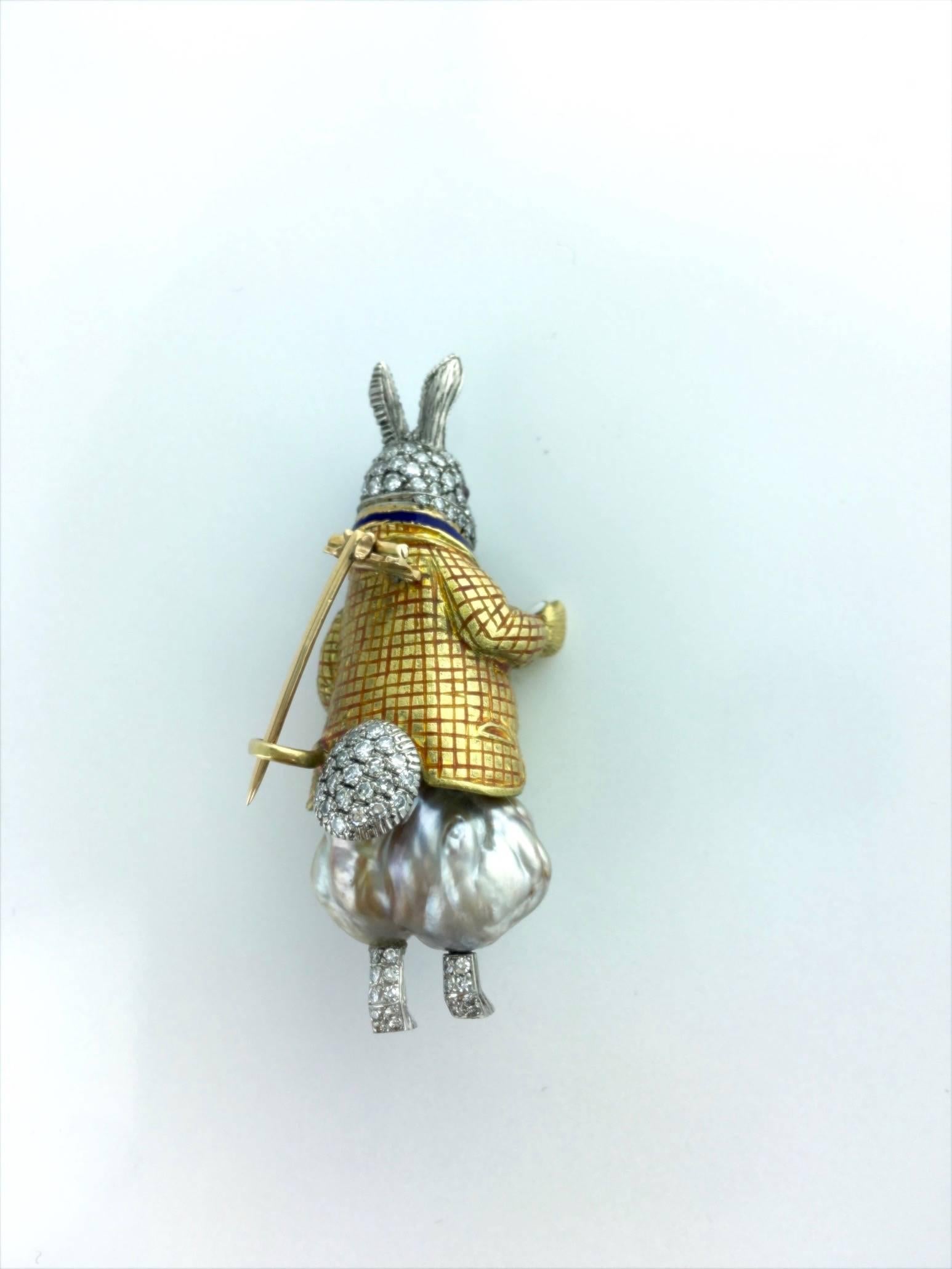 Unique Diamond Gold Platinum Enameled White Rabbit Brooch In Excellent Condition In Geneva, CH