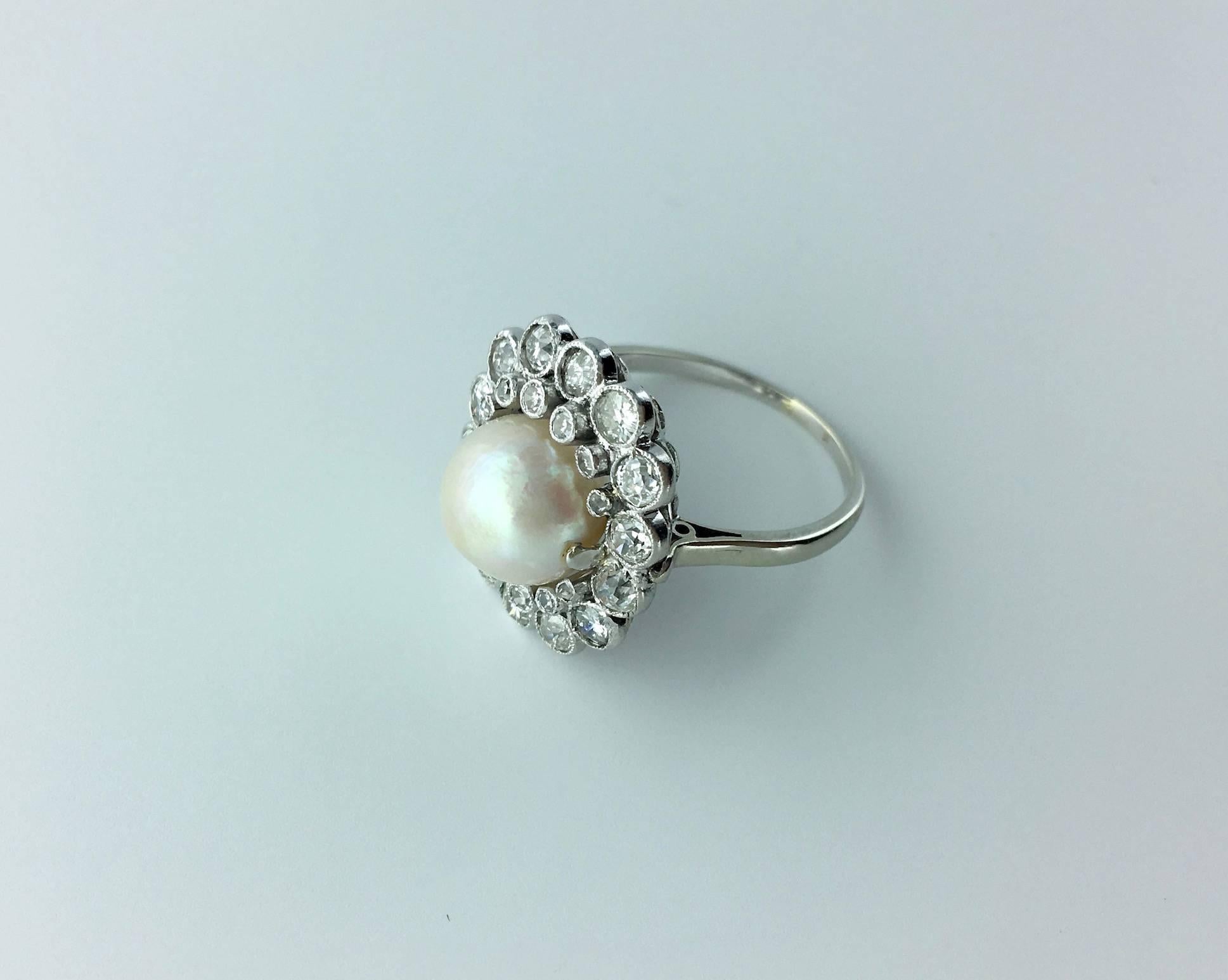 1910s French Natural Pearl Diamond and Platinum Ring In Excellent Condition In Geneva, CH