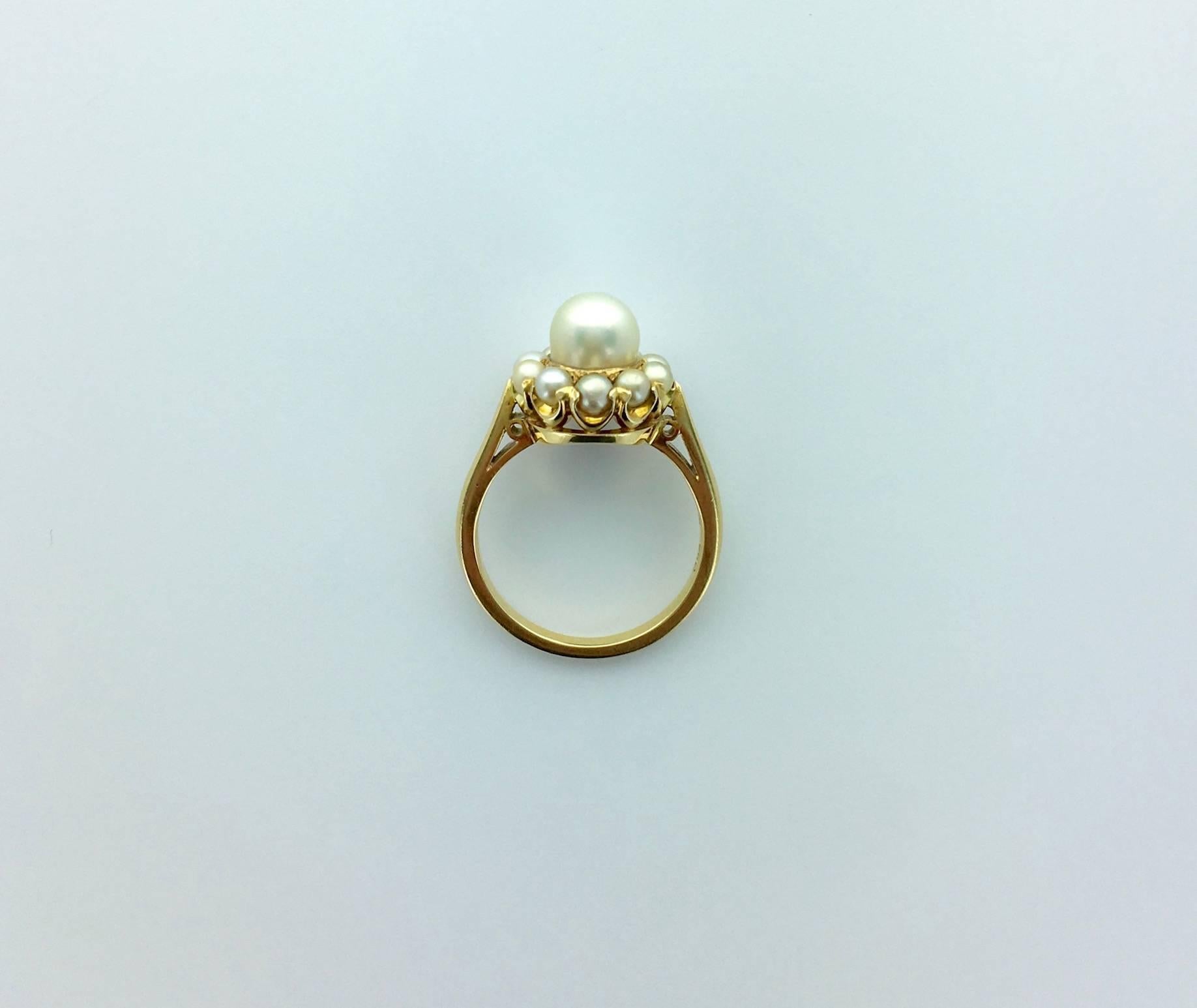 Natural Pearl and Yellow Gold Ring In Excellent Condition In Geneva, CH