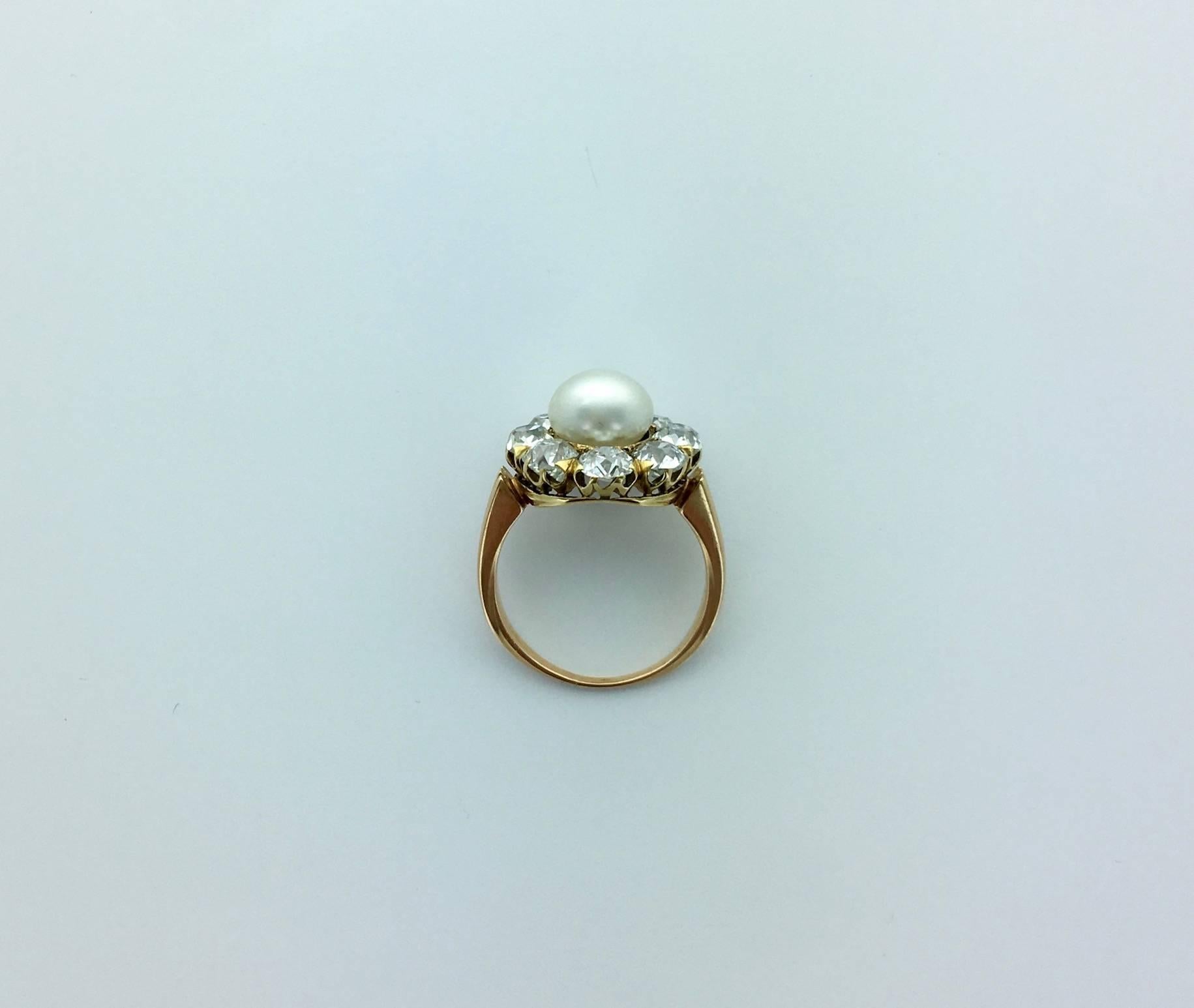 Early 20th Century Natural Pearl Diamond Gold Ring In Excellent Condition In Geneva, CH