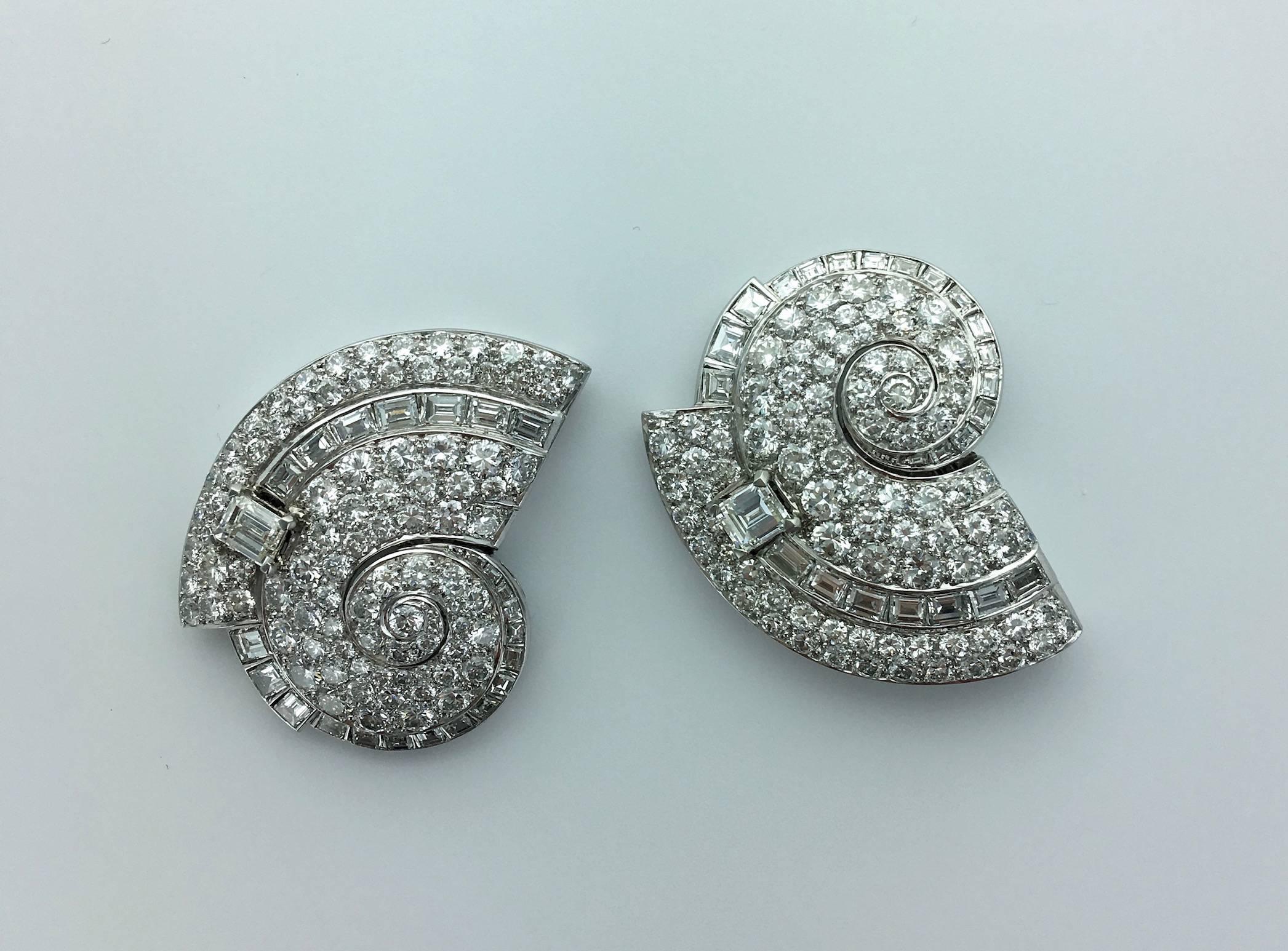 Women's or Men's French Art Deco Diamond and Platinum Double Clip Brooch