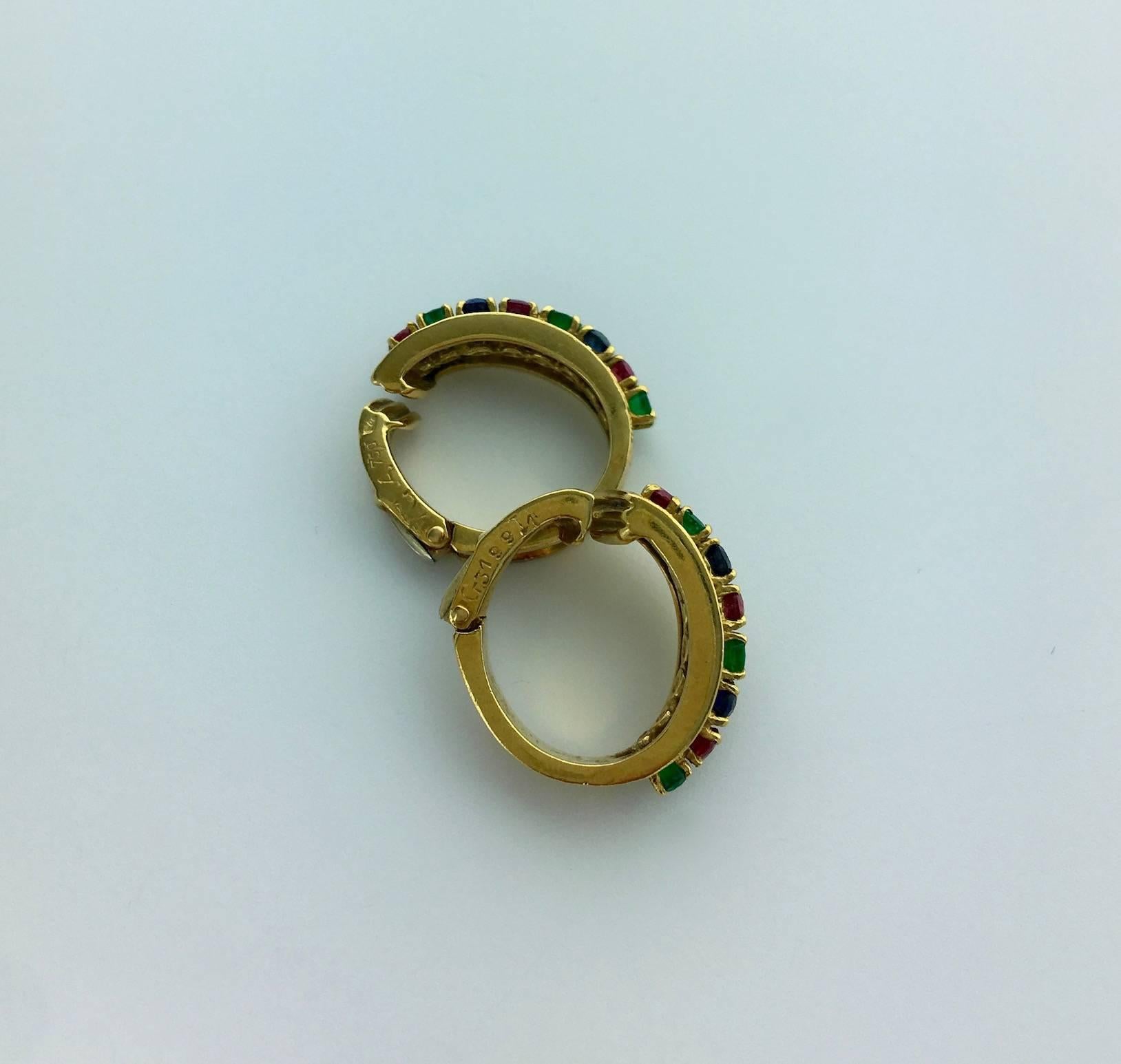 Van Cleef & Arpels Emerald Sapphire Ruby Diamond Gold Earrings In Excellent Condition In Geneva, CH