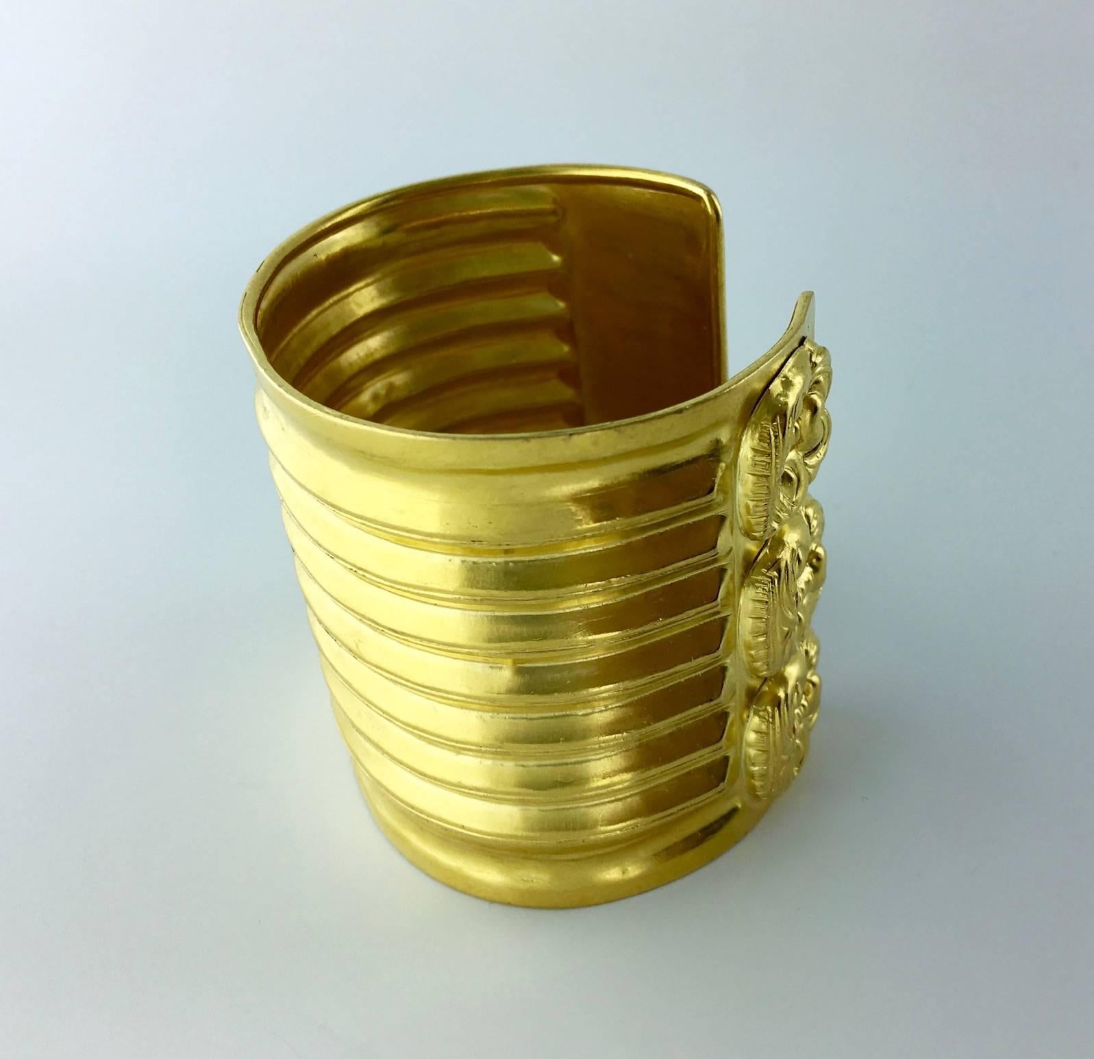Women's or Men's Ilias Lalaounis Yellow Gold Significant Cuff Bangle