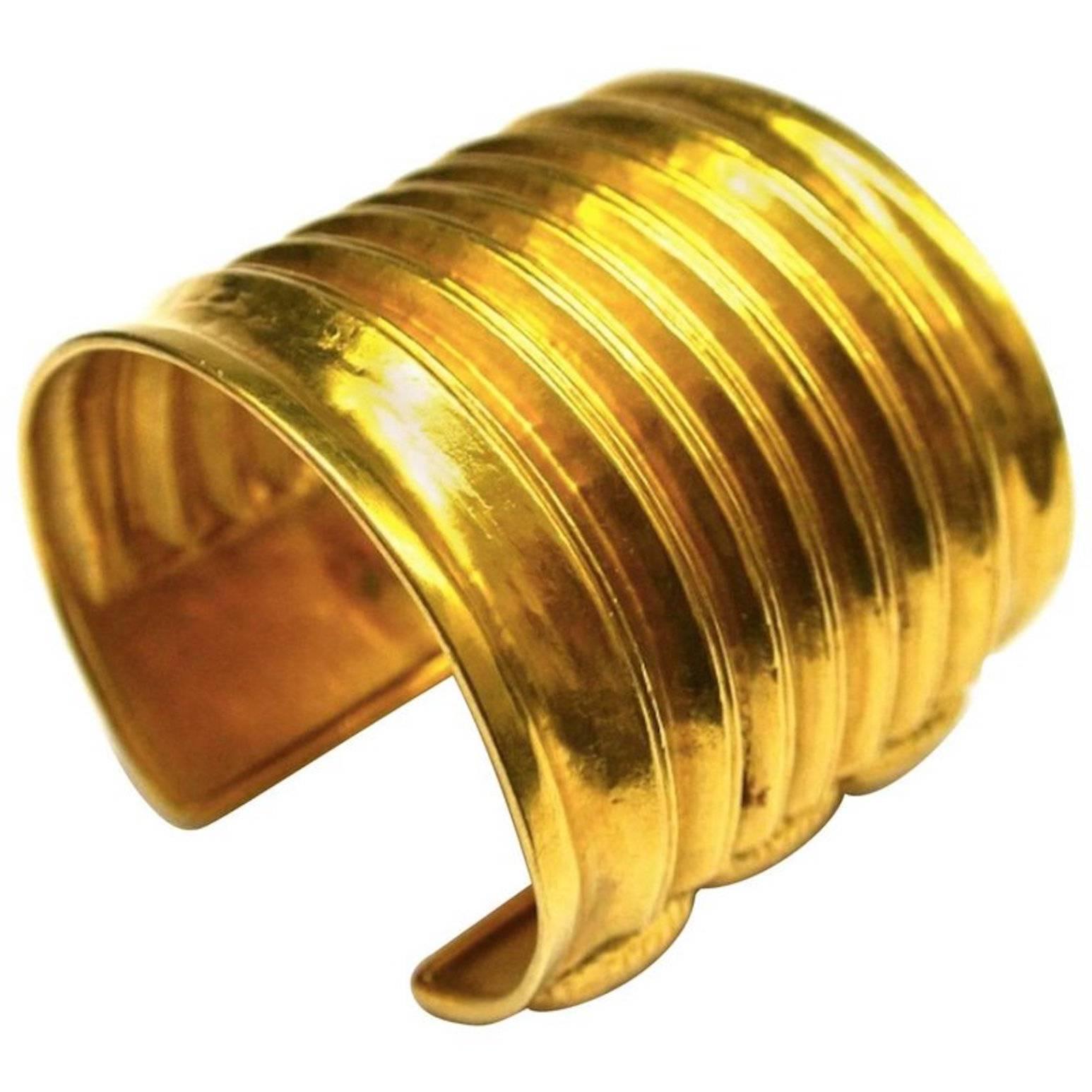 18k Yellow Gold Significant Cuff by Ilias Lalaounis.
Circa 1980.
Made in GREECE.