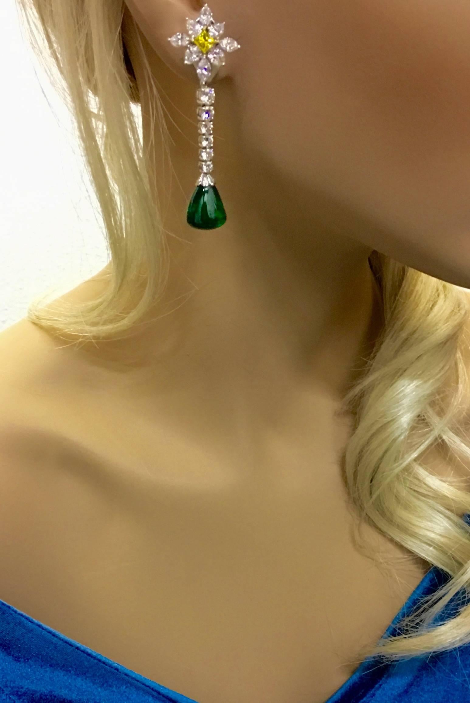 Emerald Diamond and Fancy Yellow Color Diamond Ear Pendants In Excellent Condition In Geneva, CH