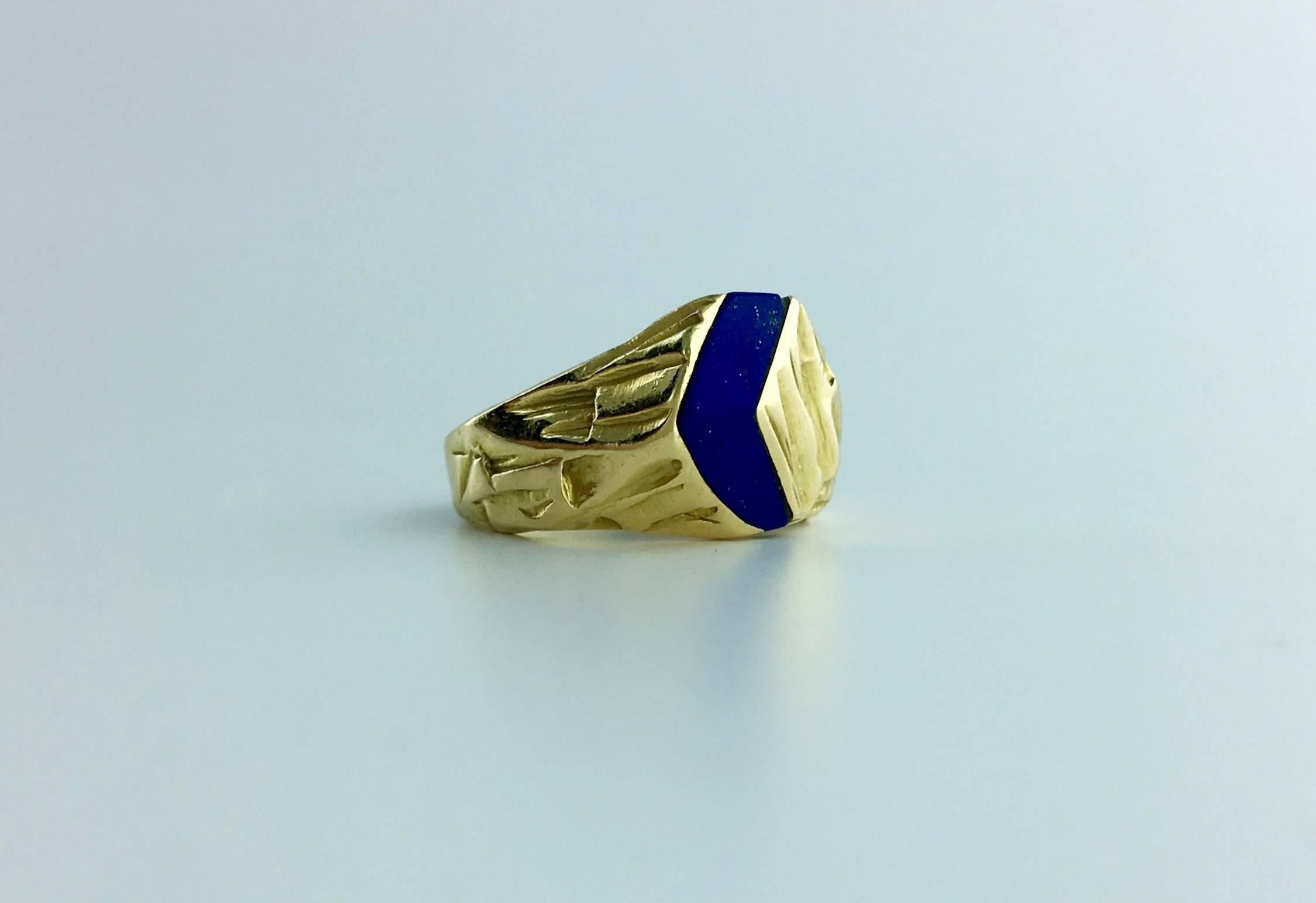 1970s Gubelin Lapis Lazuli Yellow Gold Ring In Excellent Condition In Geneva, CH
