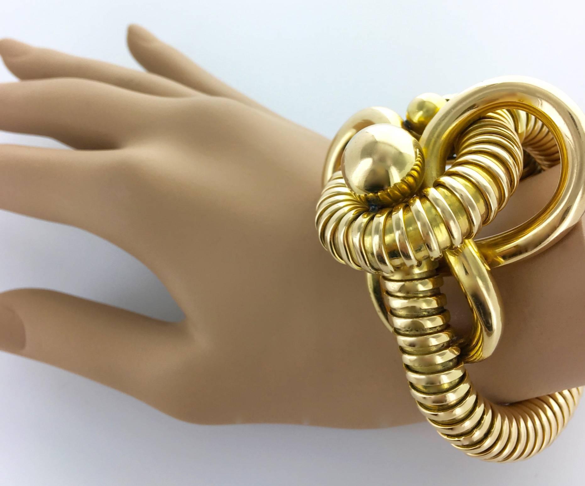 1940s French Retro Yellow Gold Tubogas Bracelet In Excellent Condition In Geneva, CH