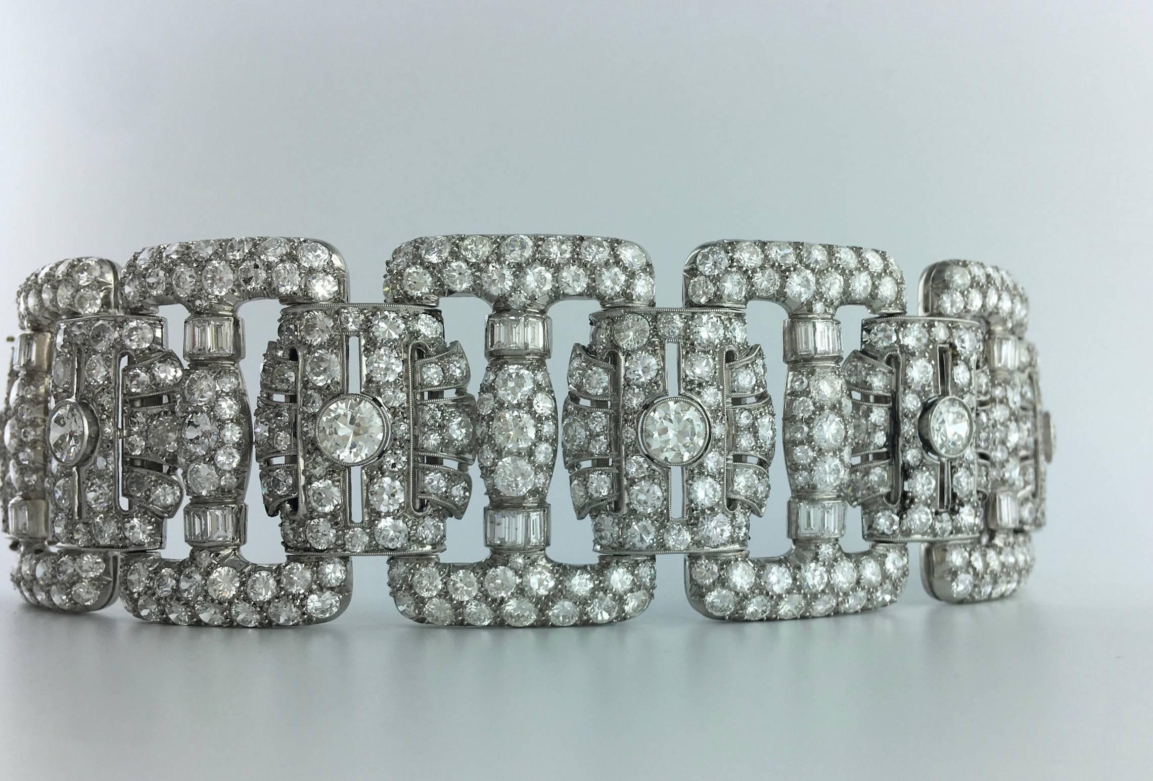 1930s American Art Deco Diamond Platinum Bracelet In Excellent Condition In Geneva, CH