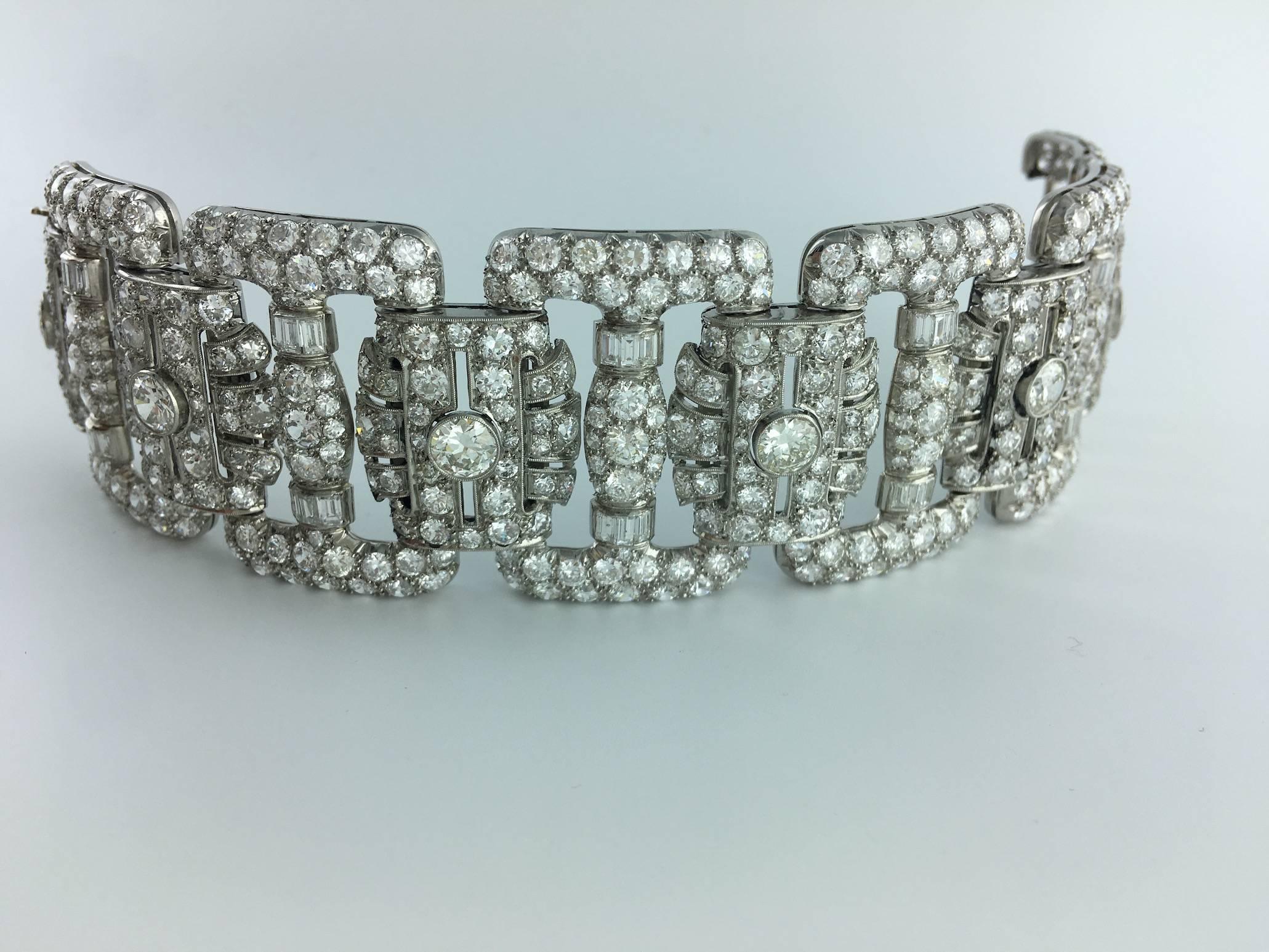 Women's or Men's 1930s American Art Deco Diamond Platinum Bracelet