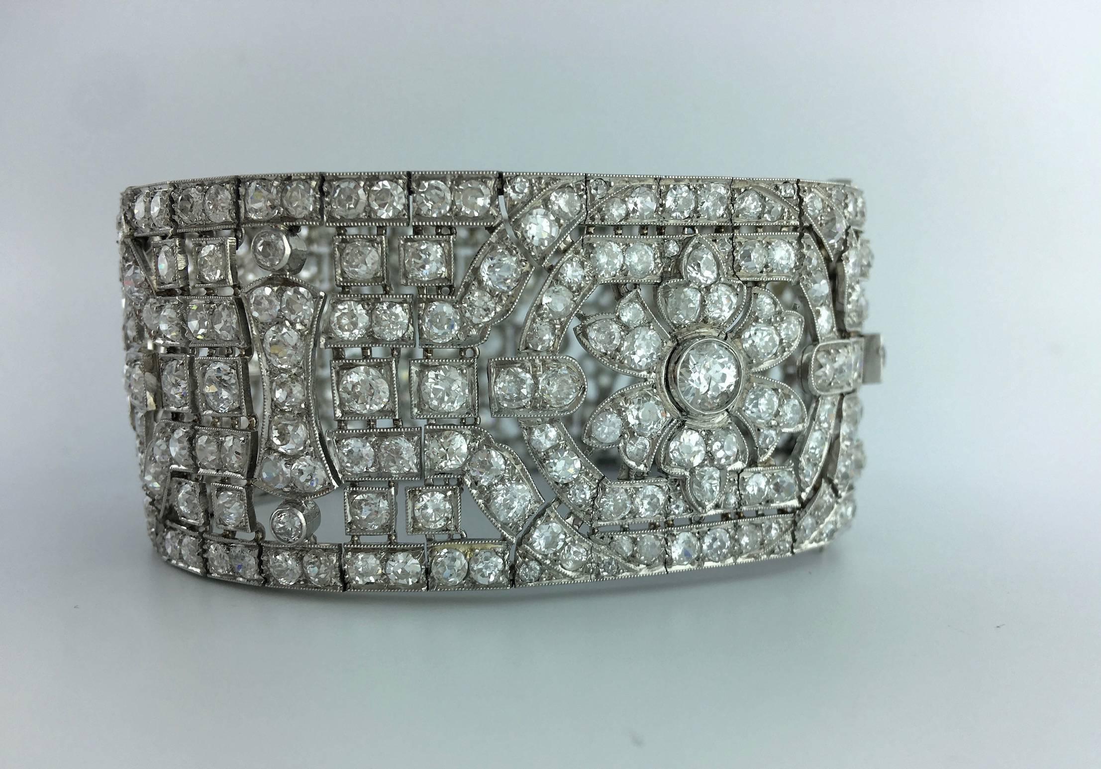1920s French Art Deco Diamond Platinum Bracelet In Excellent Condition In Geneva, CH
