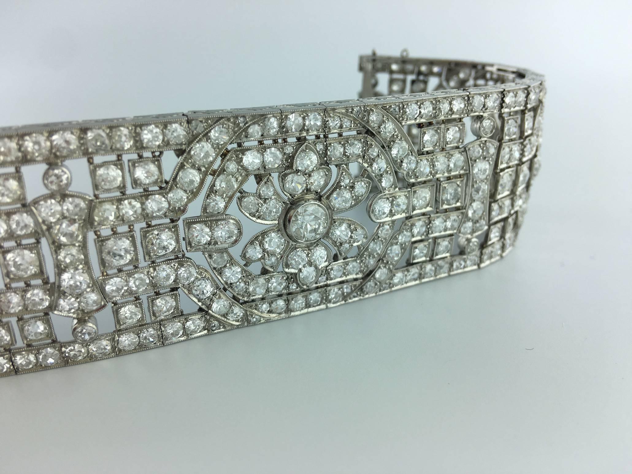 Women's or Men's 1920s French Art Deco Diamond Platinum Bracelet