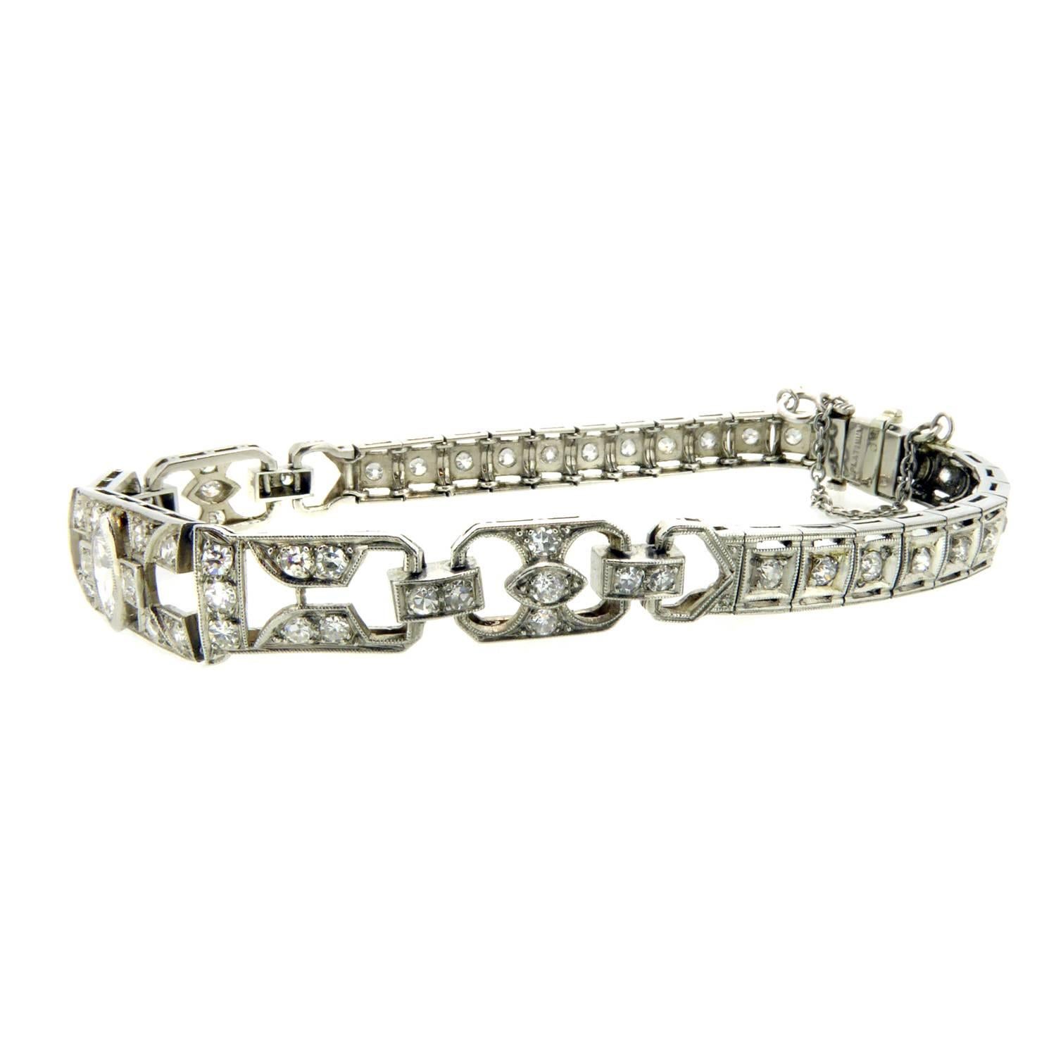 1.49 Carat Diamonds Platinum Bracelet circa 1940-1950 In Excellent Condition In Yorkshire, West Yorkshire
