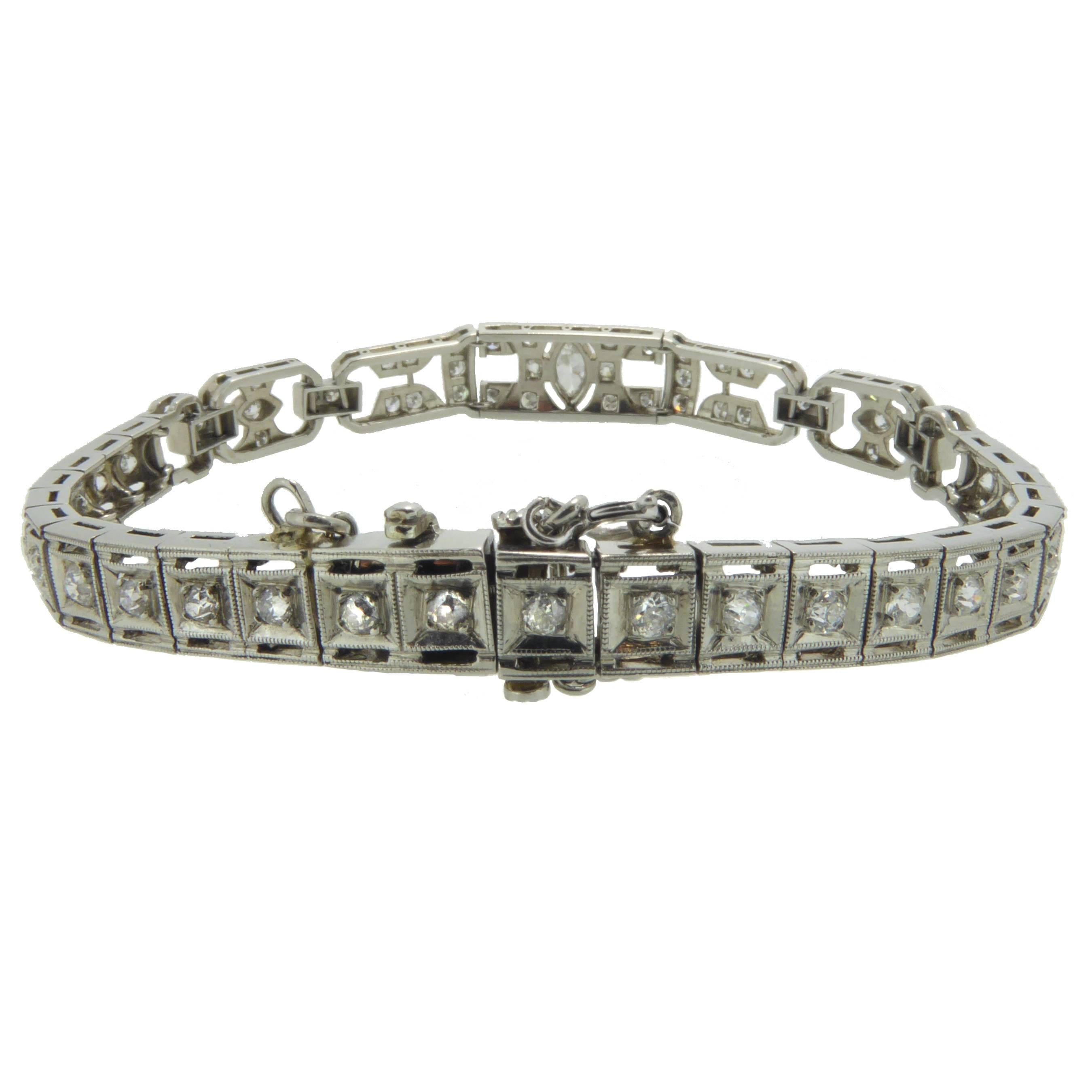 1.49 Carat Diamonds Platinum Bracelet circa 1940-1950 1