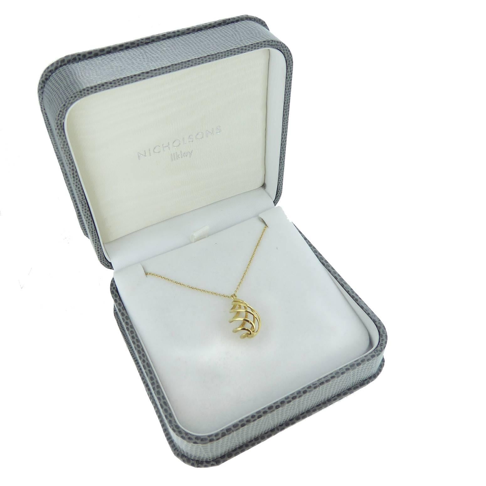 Pre-Owned Tiffany & Co. Pendant Designed by Paloma Piccaso in 18 Carat Gold In Excellent Condition In Yorkshire, West Yorkshire