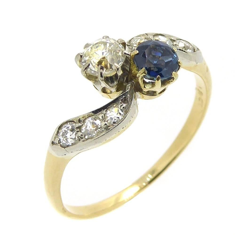 Vintage Sapphire Diamond Ring Cross-Over Twist Diamond Shoulders, circa 1930s In Excellent Condition In Yorkshire, West Yorkshire