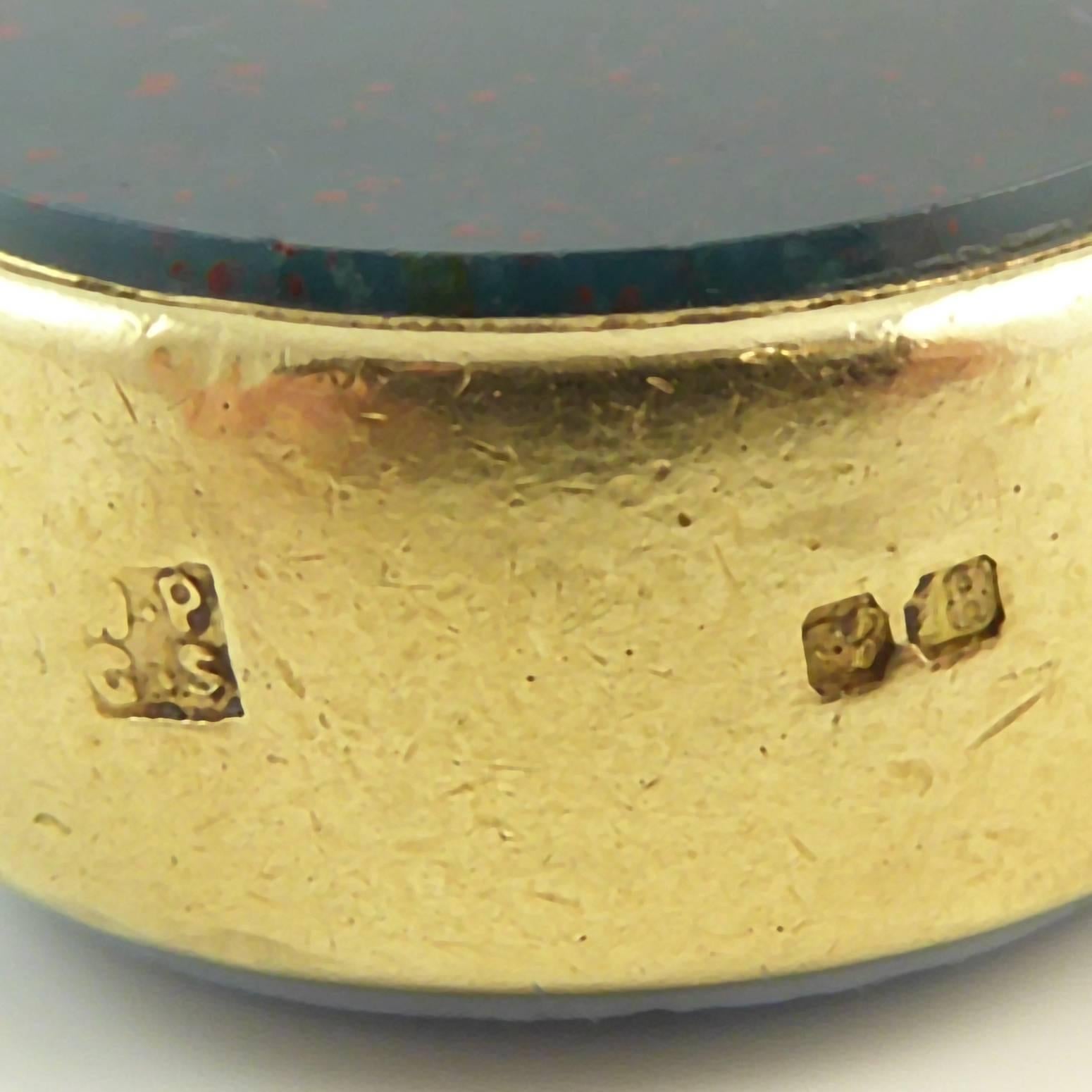 Women's or Men's Victorian Pocket Watch Key Fob, Sardonyx, Bloodstone, London 1873, 18 Carat Gold