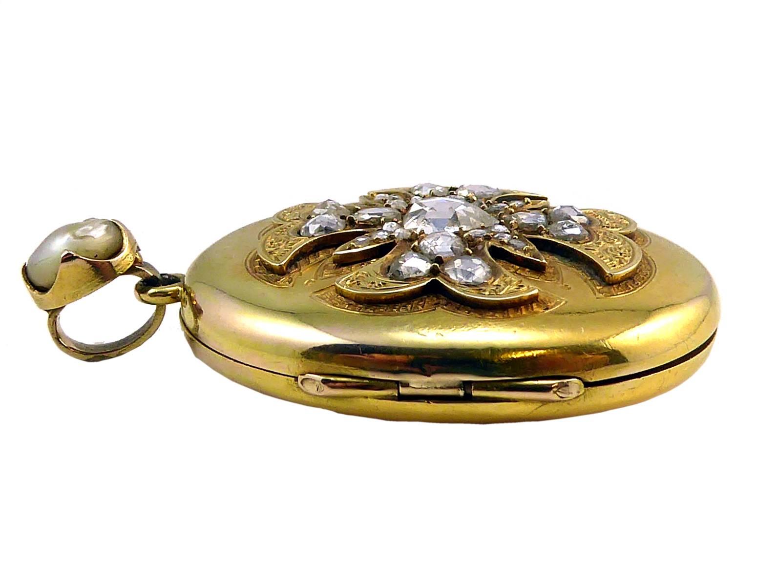 Antique Victorian Diamond Locket, 18 Carat Gold In Excellent Condition In Yorkshire, West Yorkshire