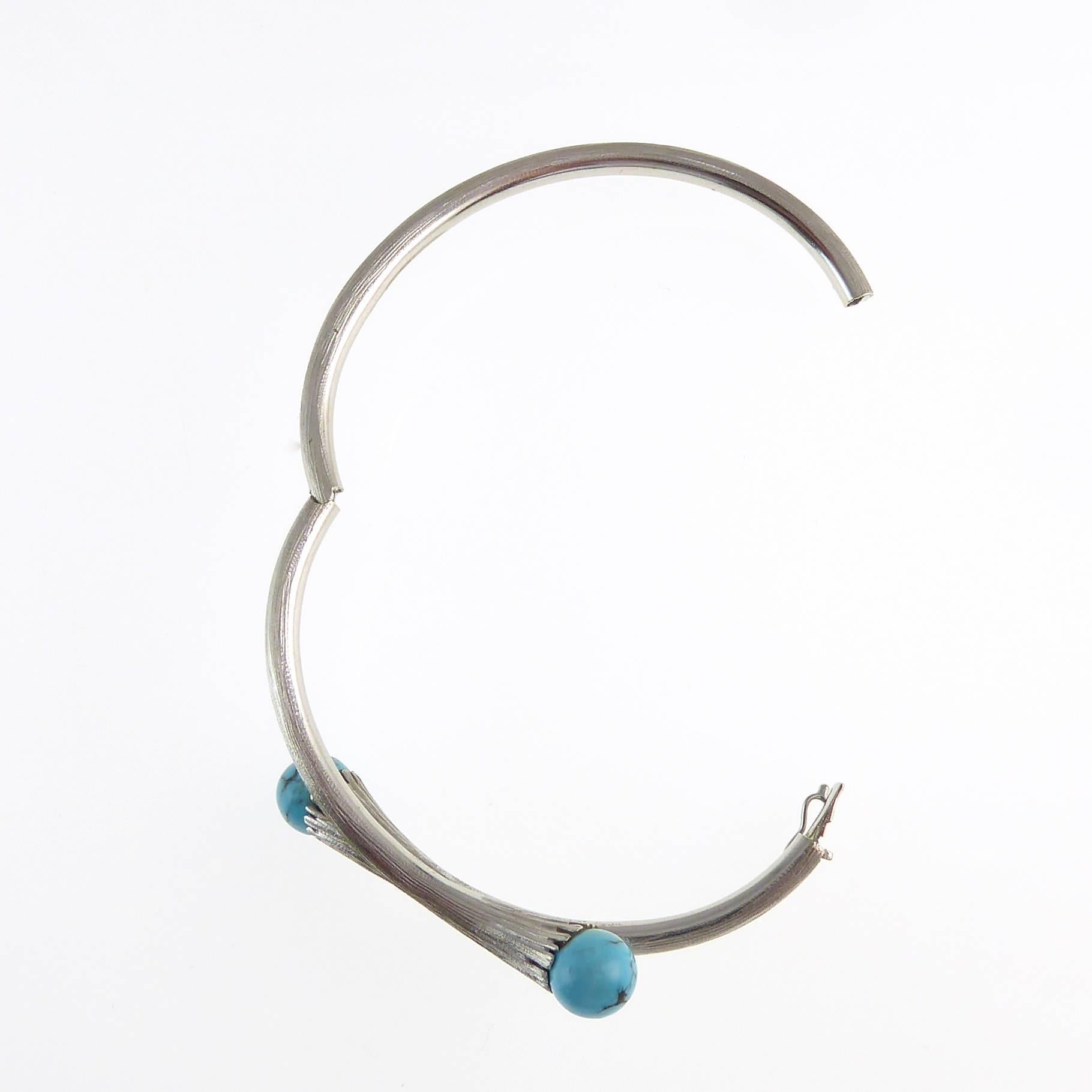 Vintage Turquoise, 14 Carat White Gold Bangle, circa 1970s-1980s In Excellent Condition In Yorkshire, West Yorkshire