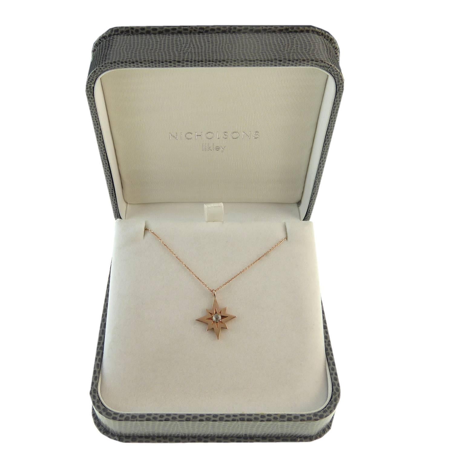 Modern, Pre-Owned Rose Cut Diamond Pendant in 9 Carat Rose Gold Star Setting In Excellent Condition In Yorkshire, West Yorkshire