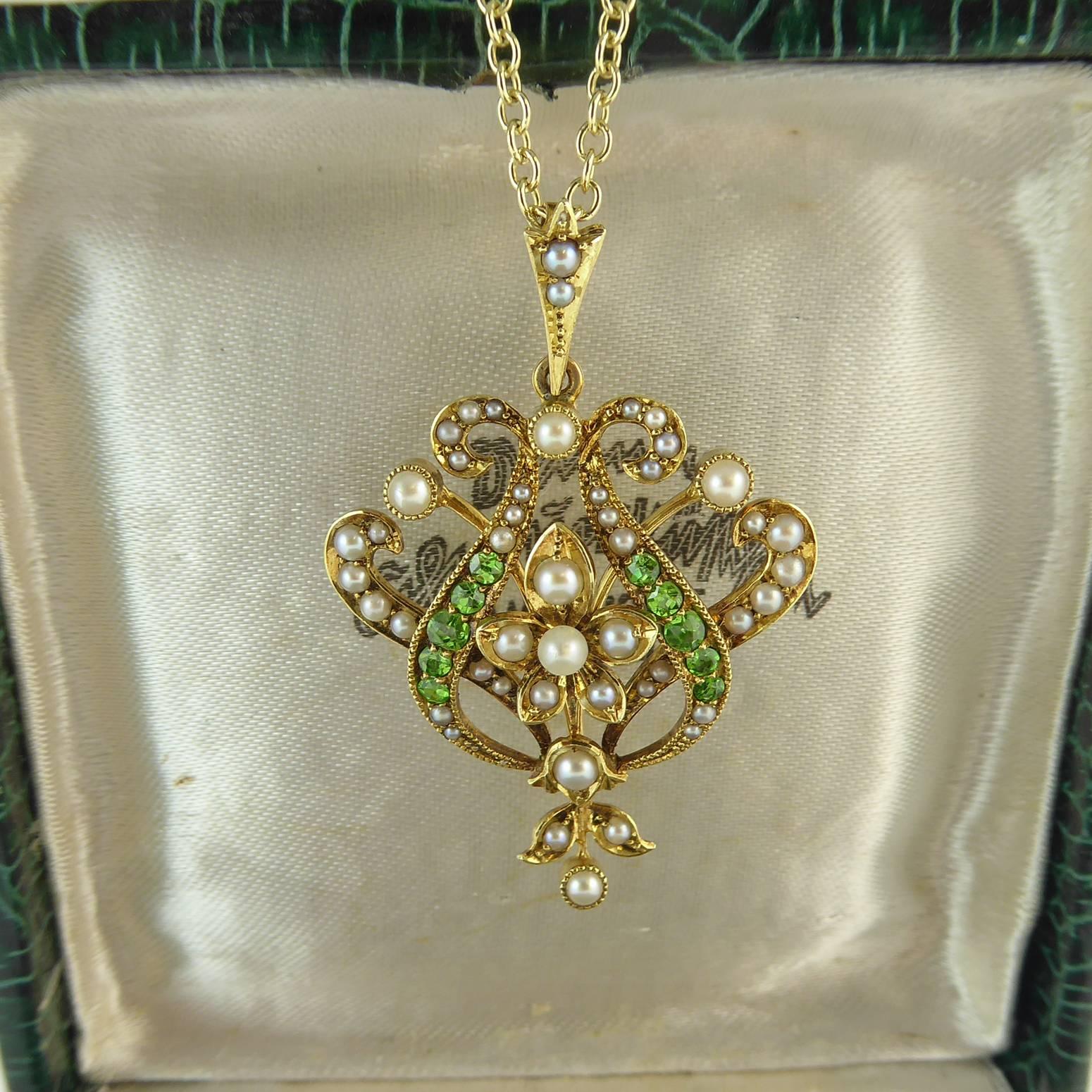 Antique Art Nouveau Pendant, 15 Carat Gold with Demantoid Garnet and Seed Pearls 4