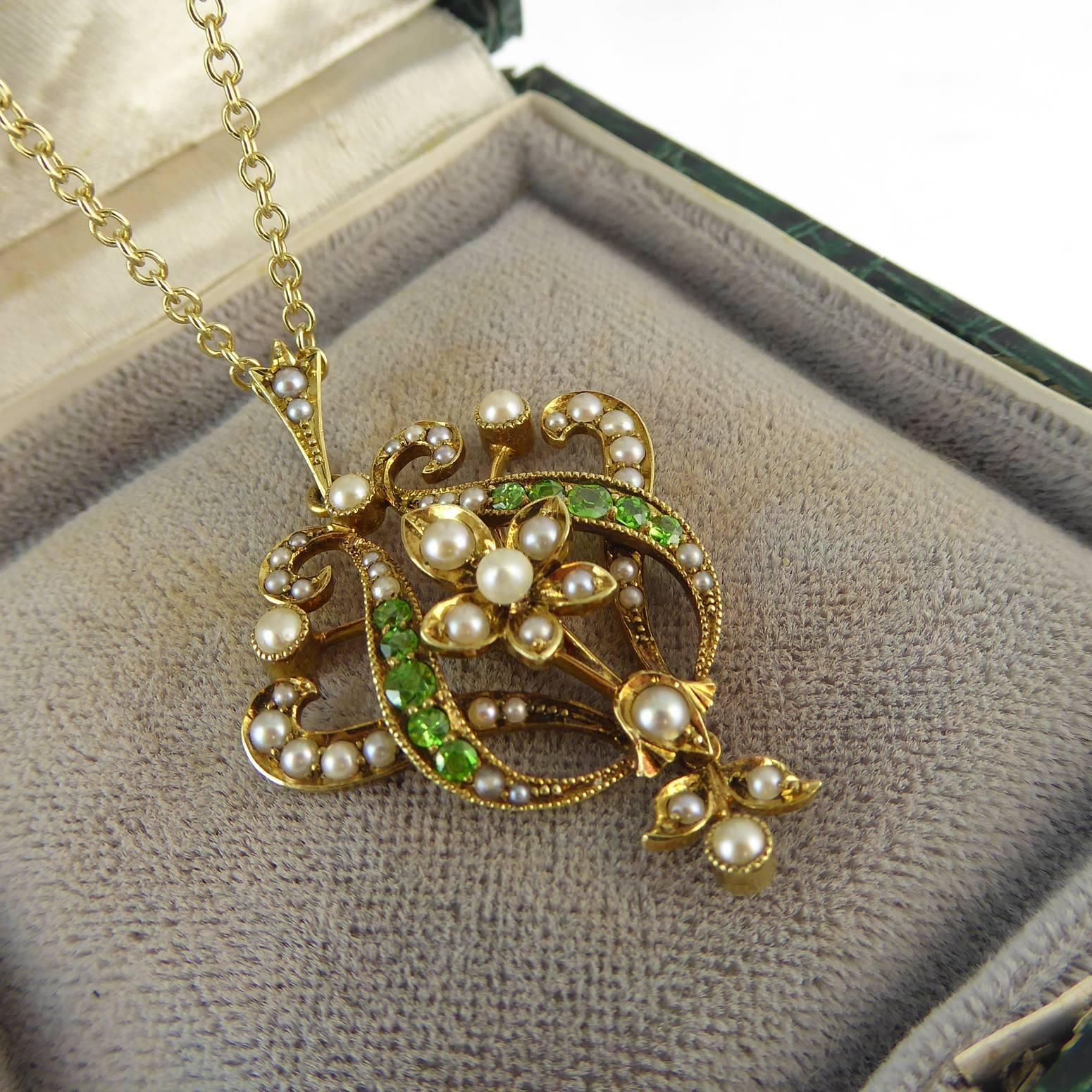 Antique Art Nouveau Pendant, 15 Carat Gold with Demantoid Garnet and Seed Pearls In Excellent Condition In Yorkshire, West Yorkshire