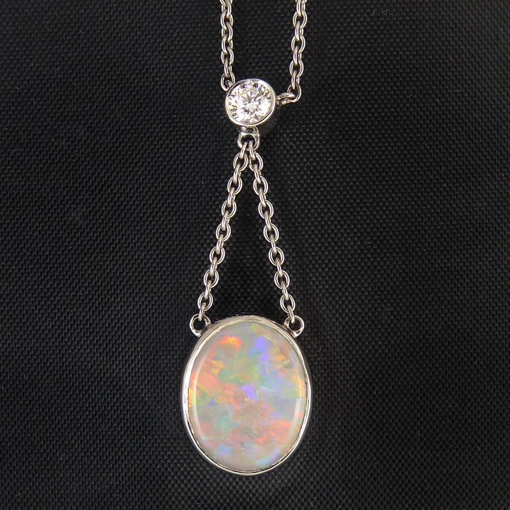 Pre-Owned Antique Style Necklace, Cabochon Opal 1.0 Carat and Diamond 1