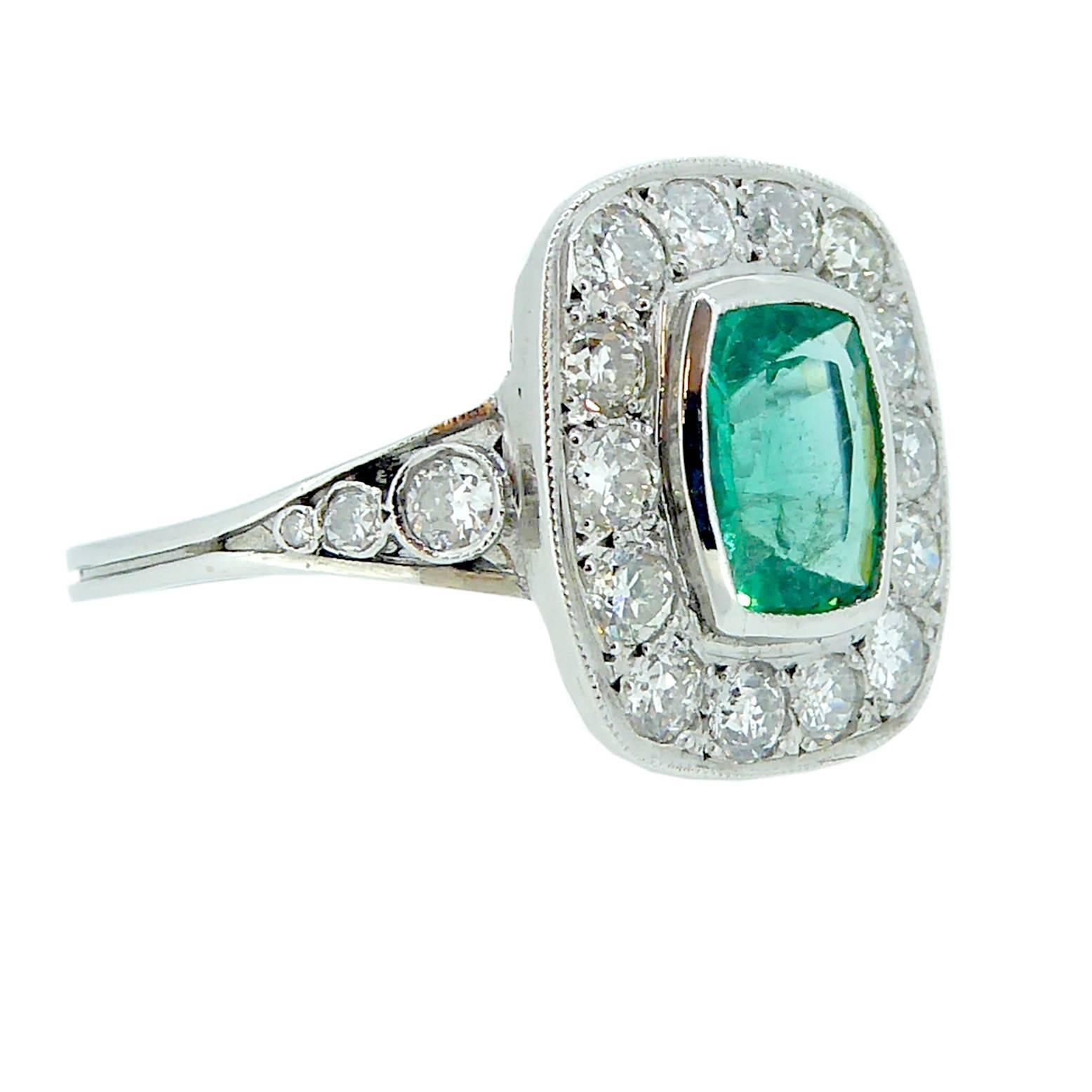 Art Deco Style Emerald and Diamond Ring, 1.04 Carat Emerald, Pre-Owned In Excellent Condition In Yorkshire, West Yorkshire