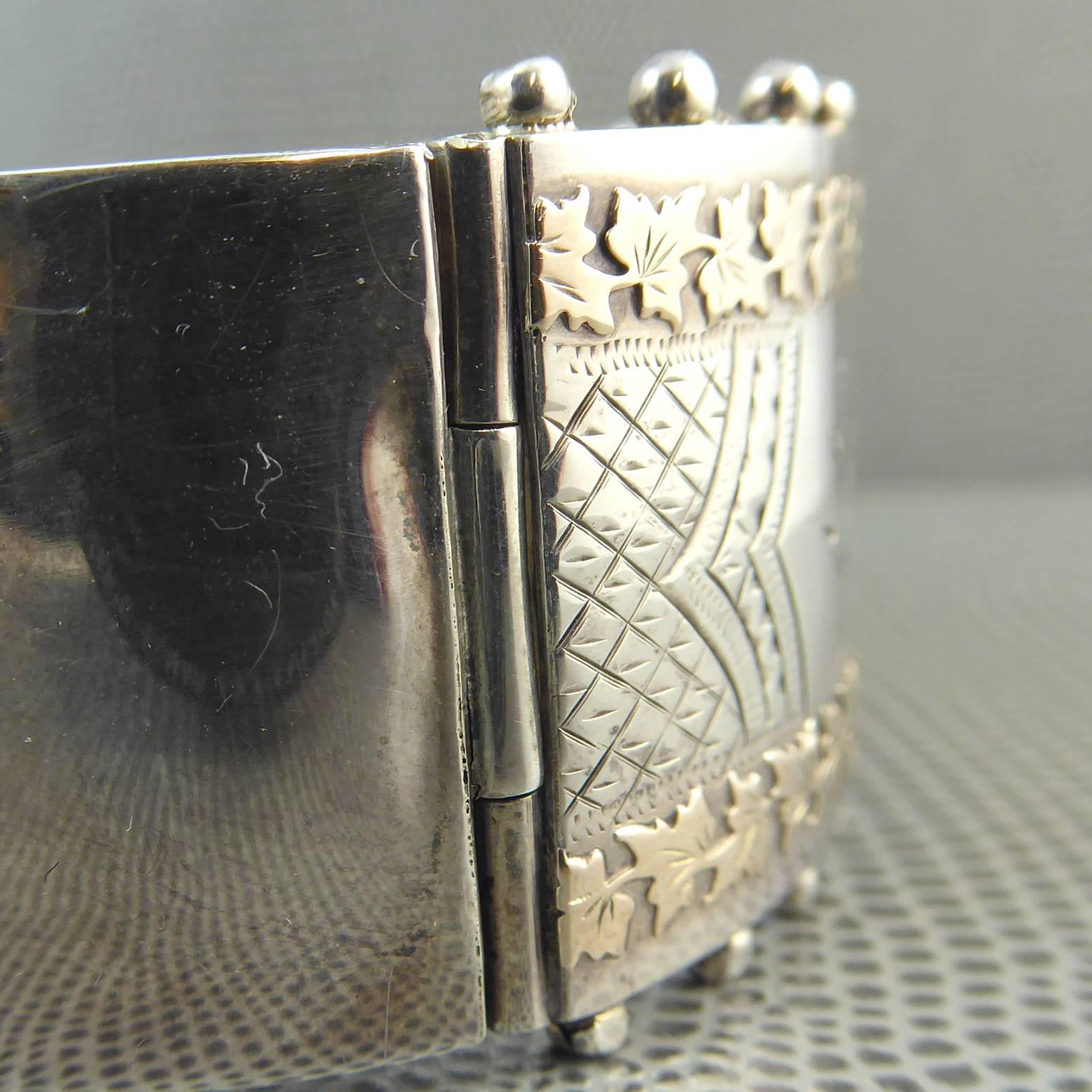 Antique Victorian Silver and Gold Bangle, Floral Decoration, Hallmarked 1884 3