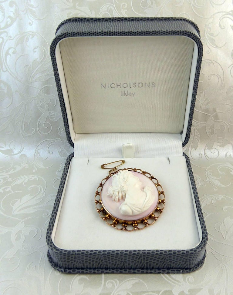 Antique Victorian Cameo Brooch, Rose Gold Surround, circa 1890s For Sale 3