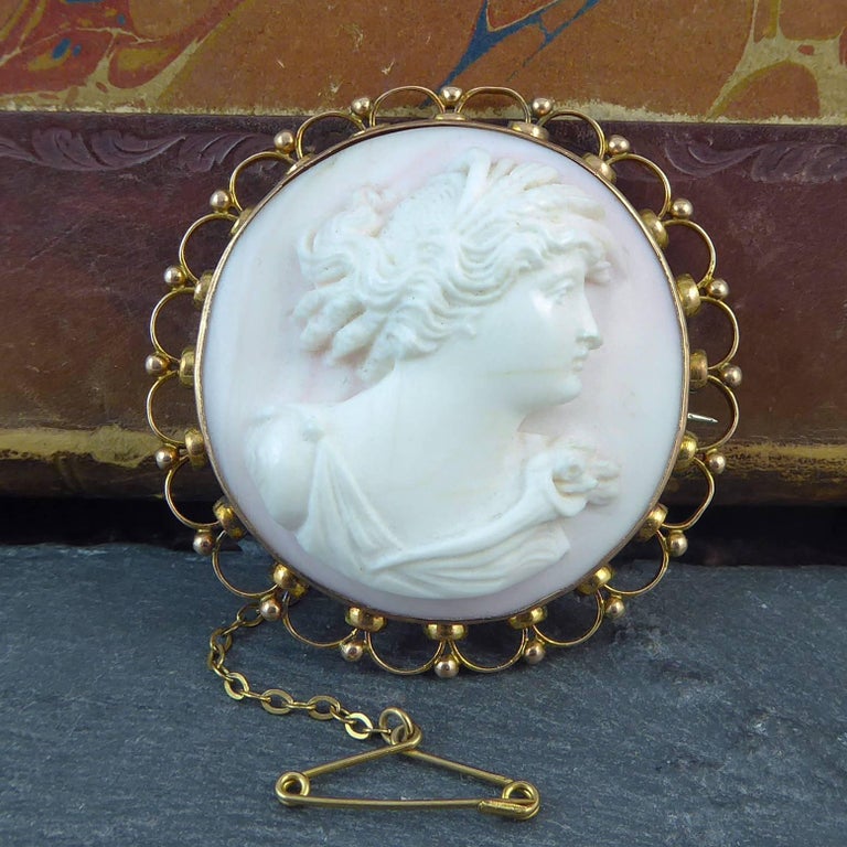 Antique Victorian Cameo Brooch, Rose Gold Surround, circa 1890s In Excellent Condition For Sale In Yorkshire, West Yorkshire