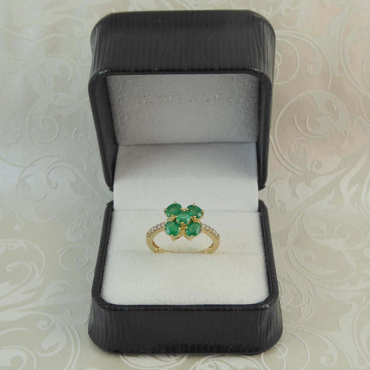 1980s Vintage Emerald Diamond Cluster Ring, 18 Carat Gold, Diamonds Shoulders In Excellent Condition In Yorkshire, West Yorkshire