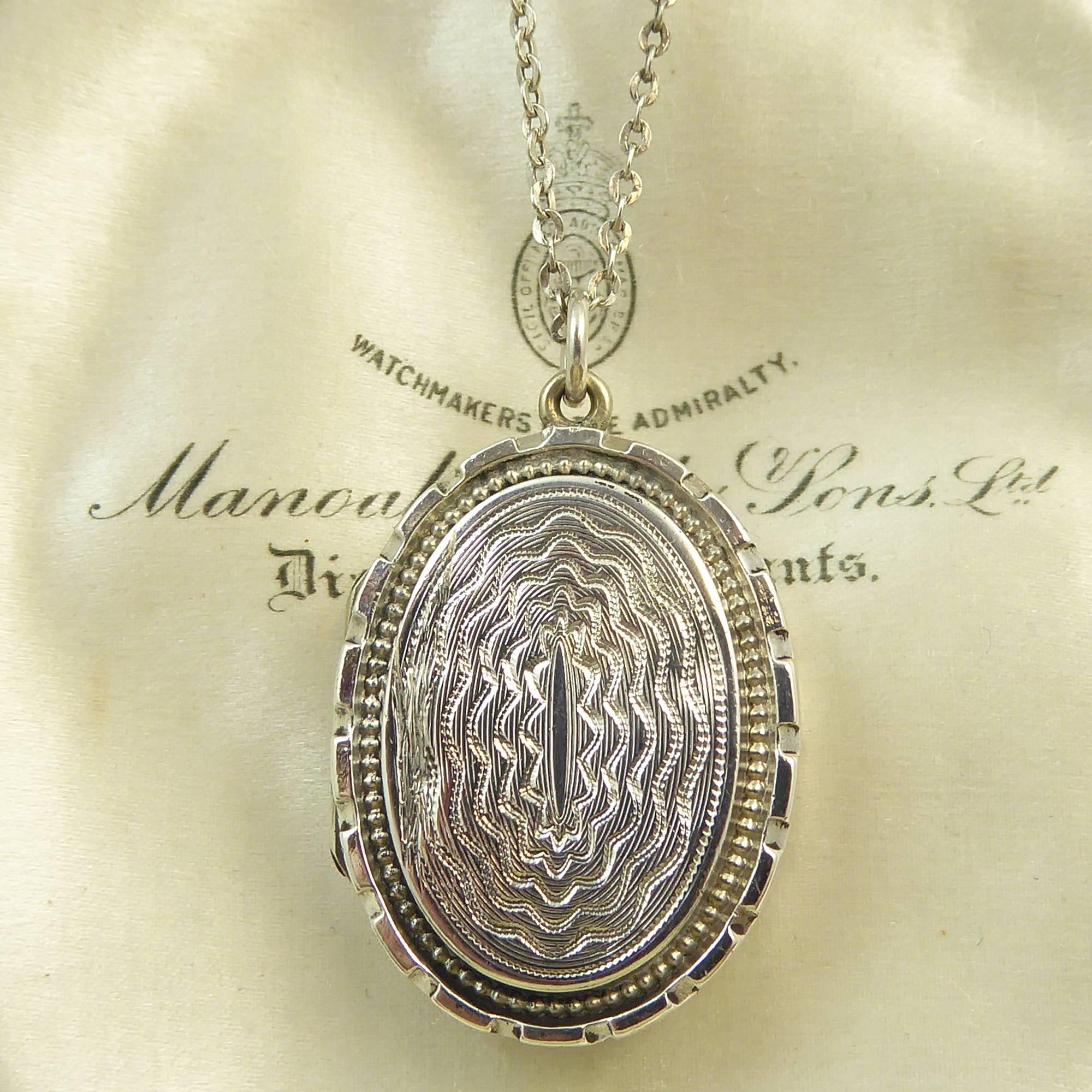 Antique Silver Locket, Silver Chain, circa Edwardian, Hand and Machine Engraved In Excellent Condition In Yorkshire, West Yorkshire