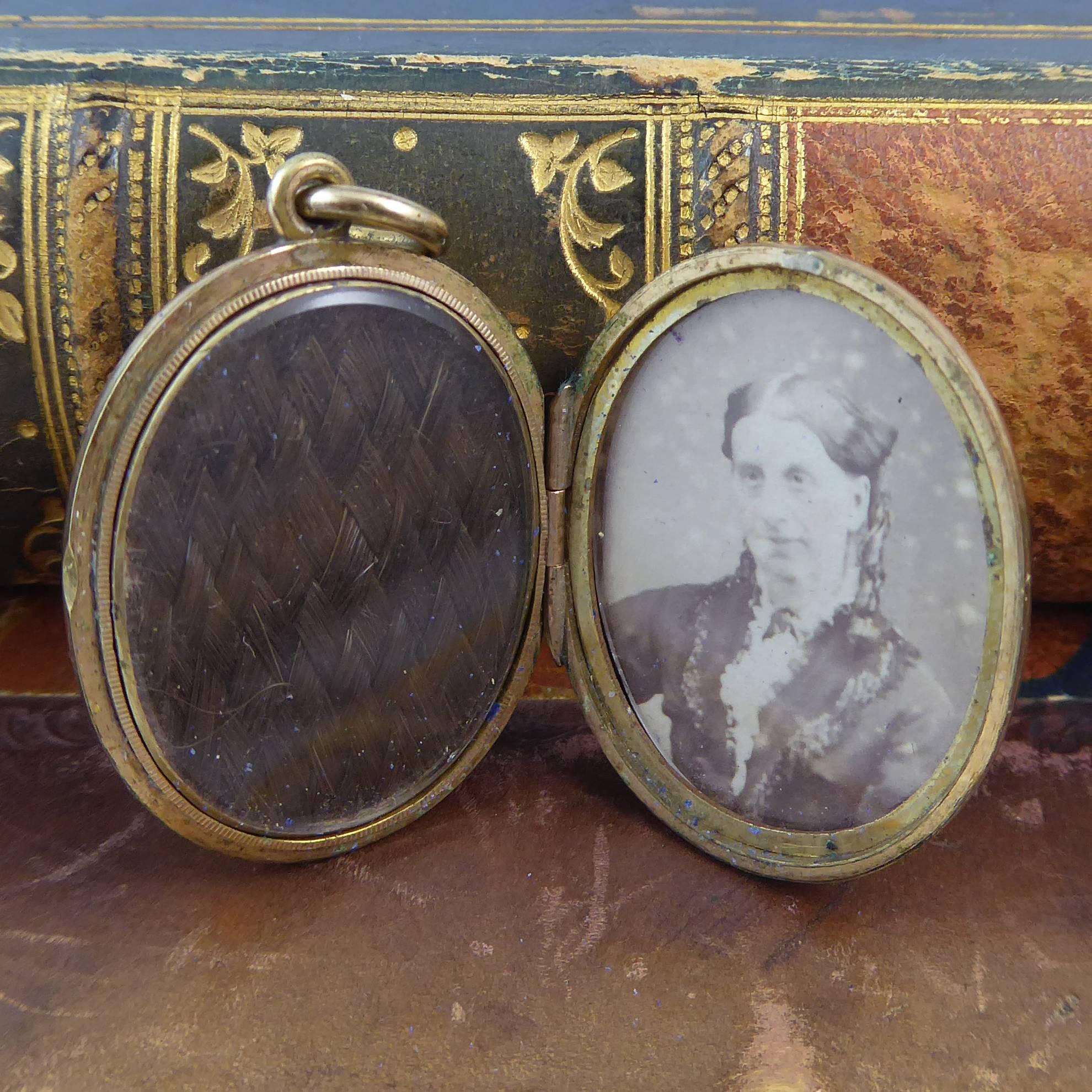 Victorian Gold Back and Front Locket, Engraved, Enamel Decoration, circa 1880 In Excellent Condition In Yorkshire, West Yorkshire