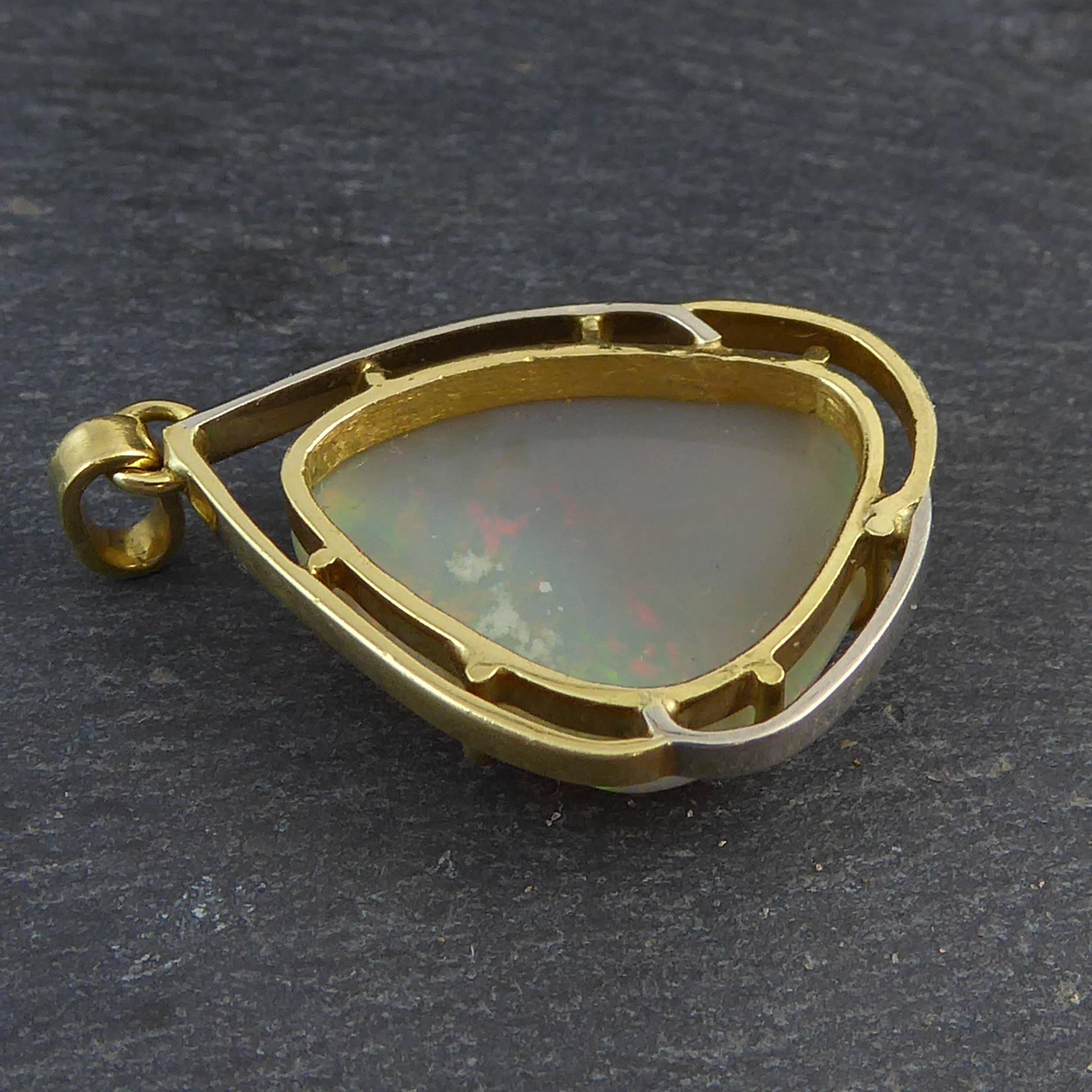 Vintage 4.0 Carat Opal Pendant, circa 1980s In Excellent Condition In Yorkshire, West Yorkshire